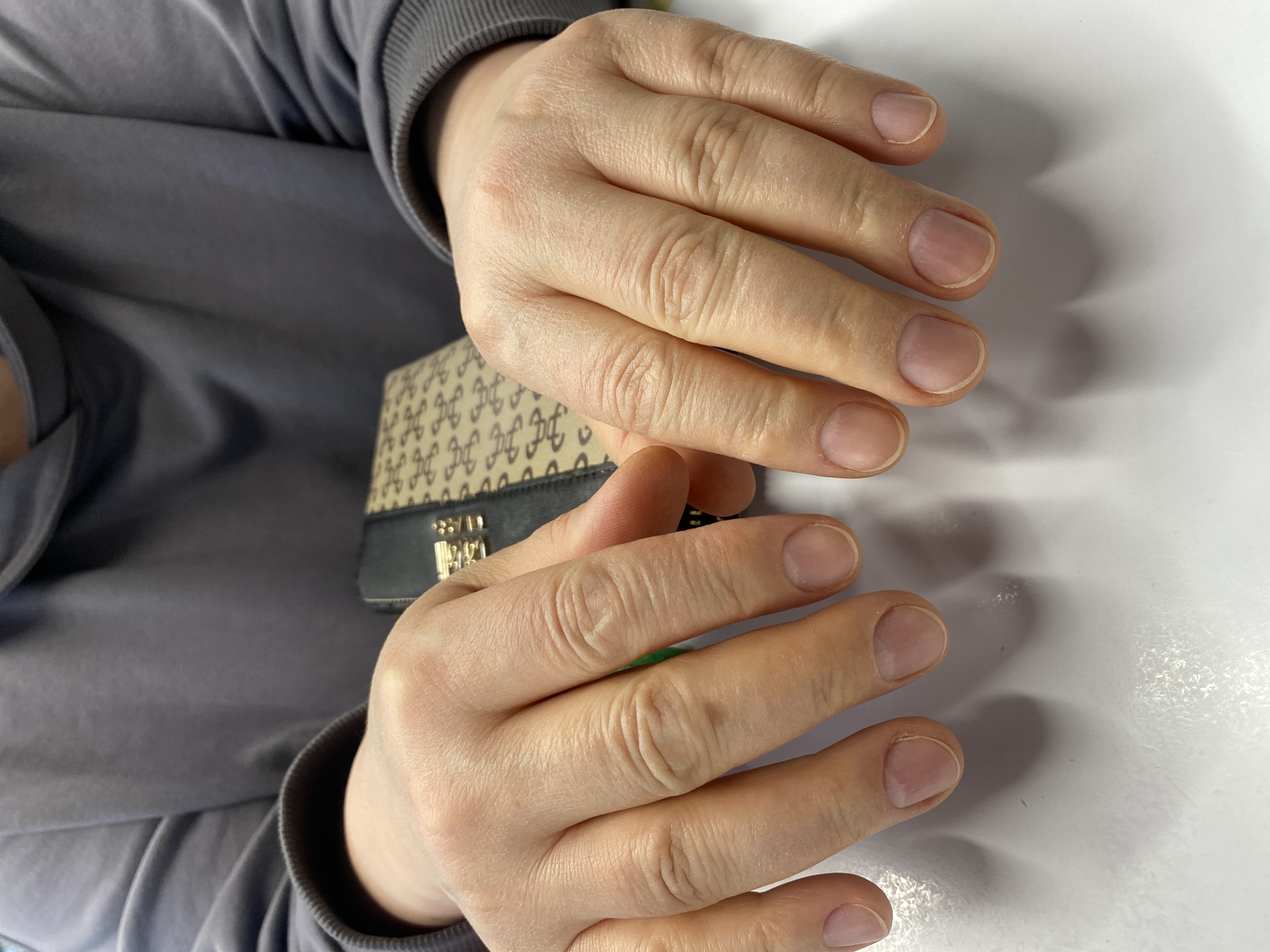 две услуги маникюр-педикюр