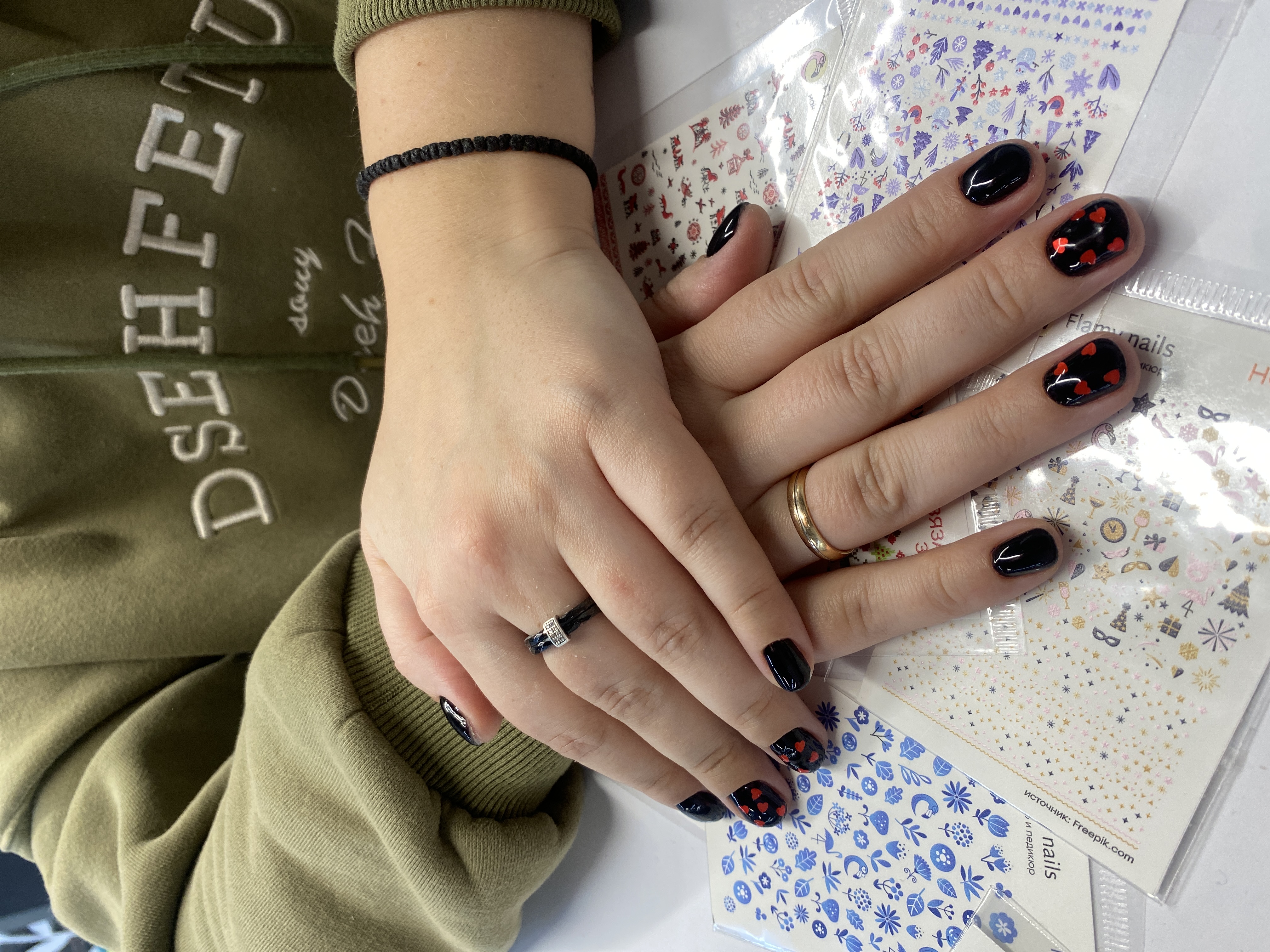 Маникюр, на каждый день, черный, Топ сердечки