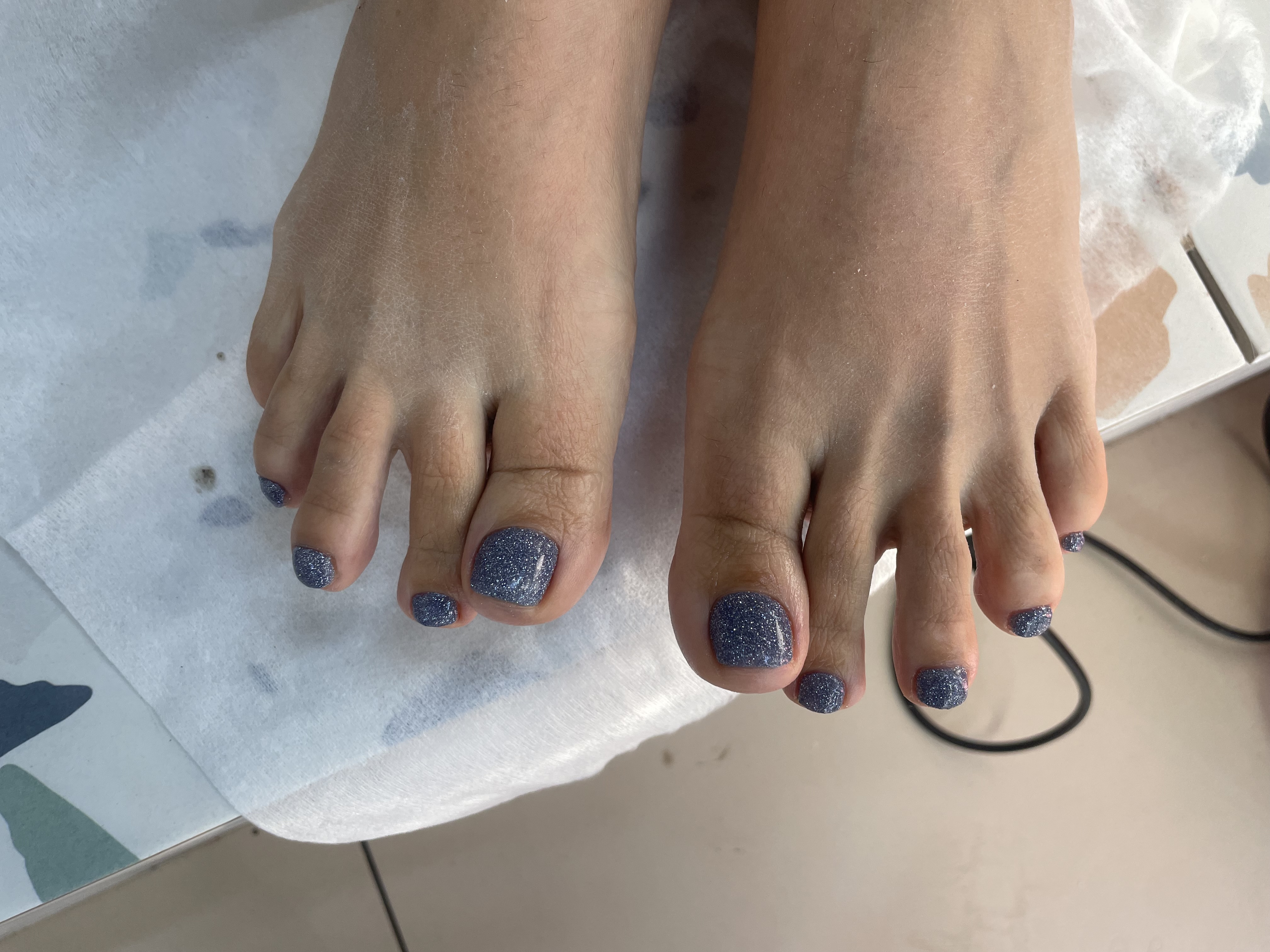 Педикюр, лак с блестками, серый, на каждый день, однотон