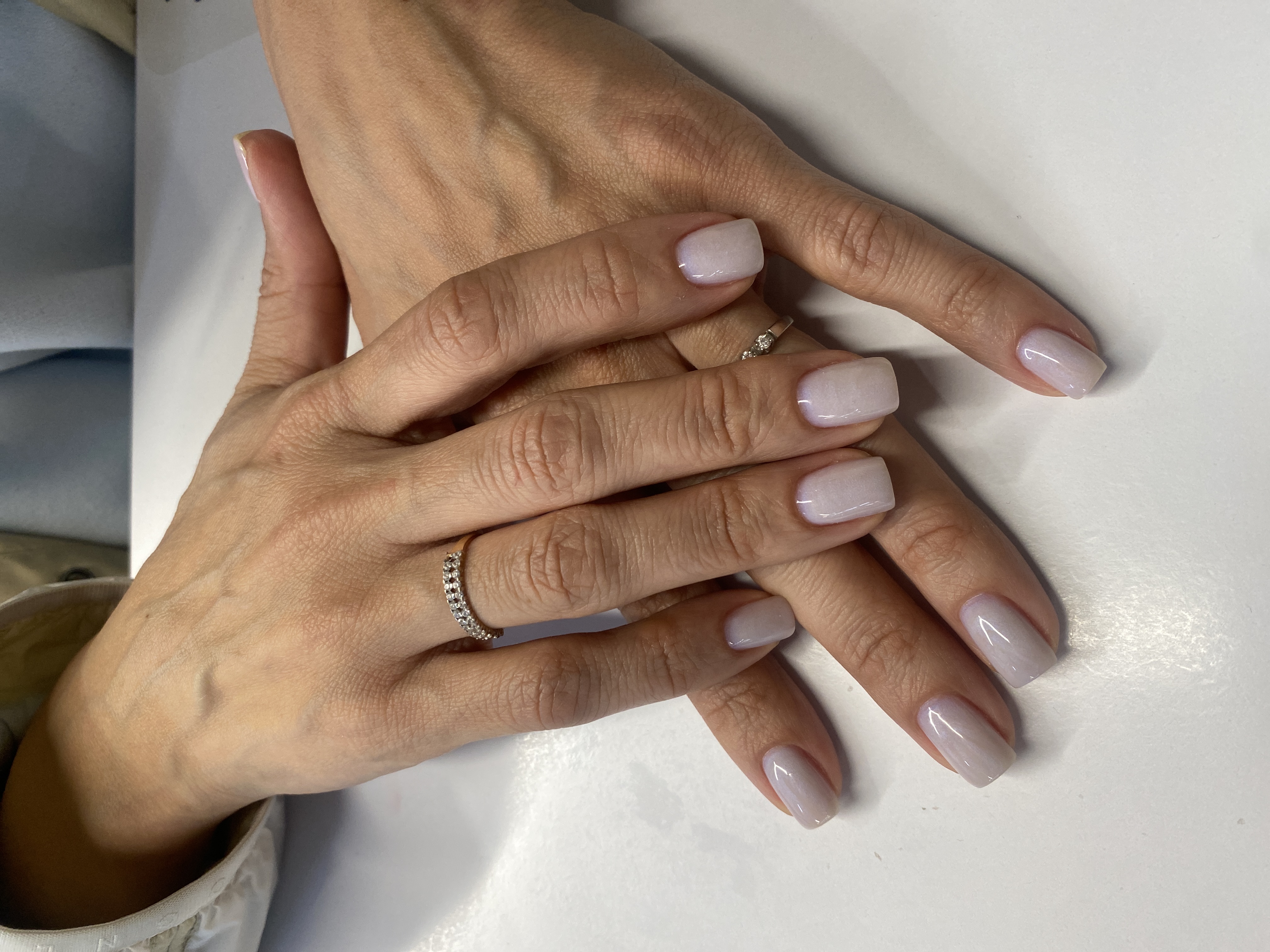 Маникюр, однотон, на каждый день, перламутр, лак с блестками