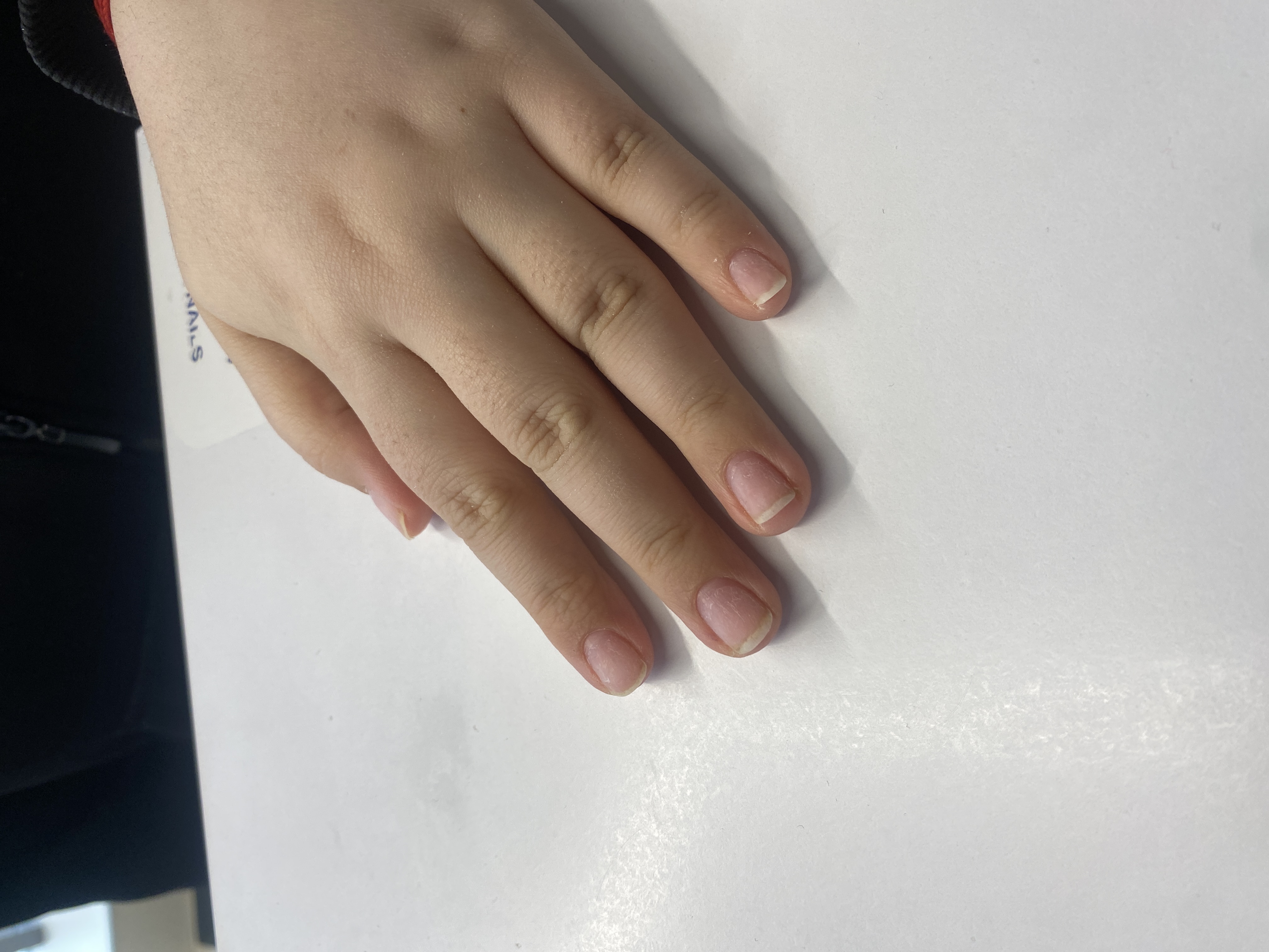 Снятие наращенных ногтей