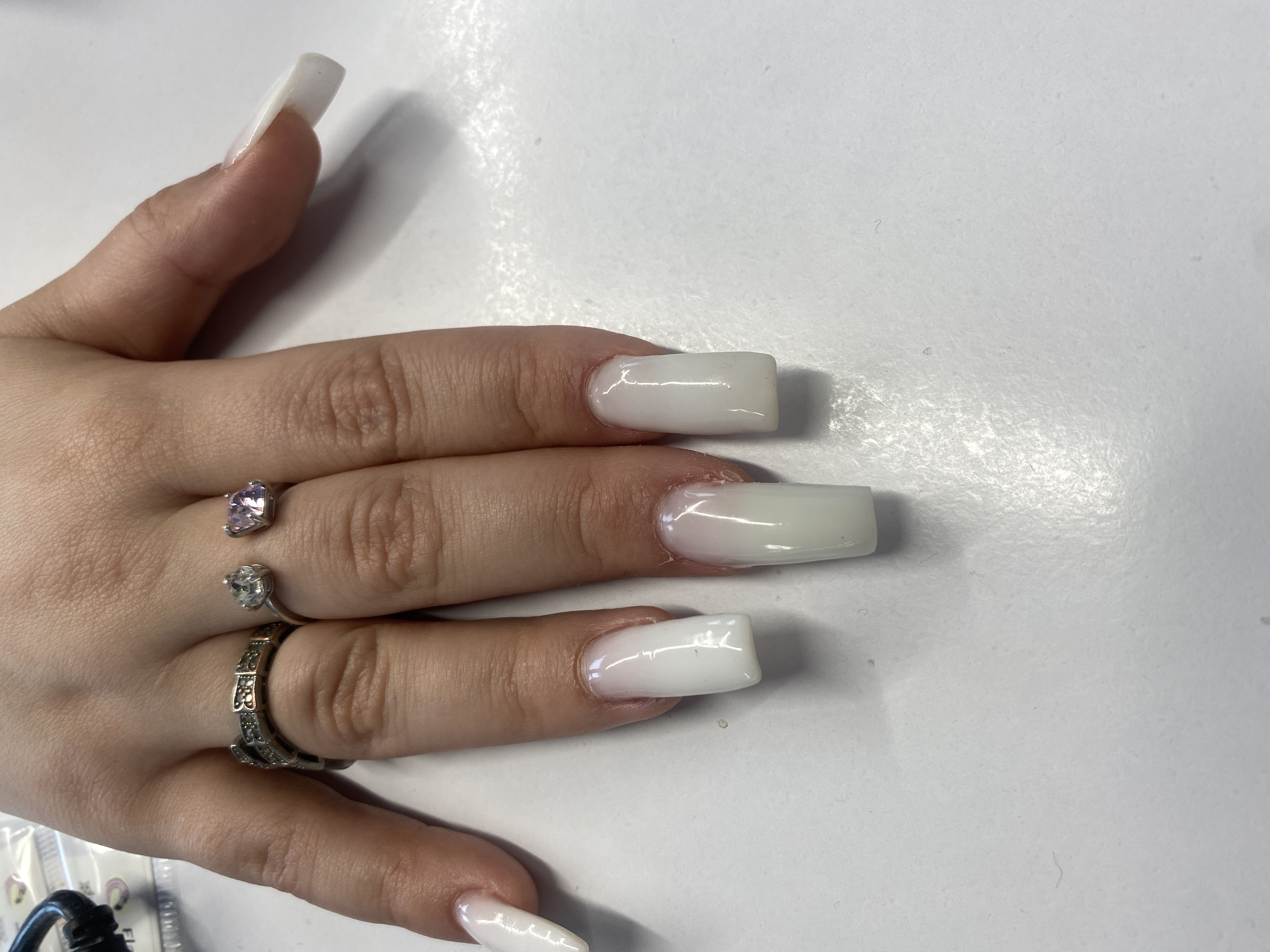 Покрытие одного ногтя гель-лаком, на каждый день, белый, однотон