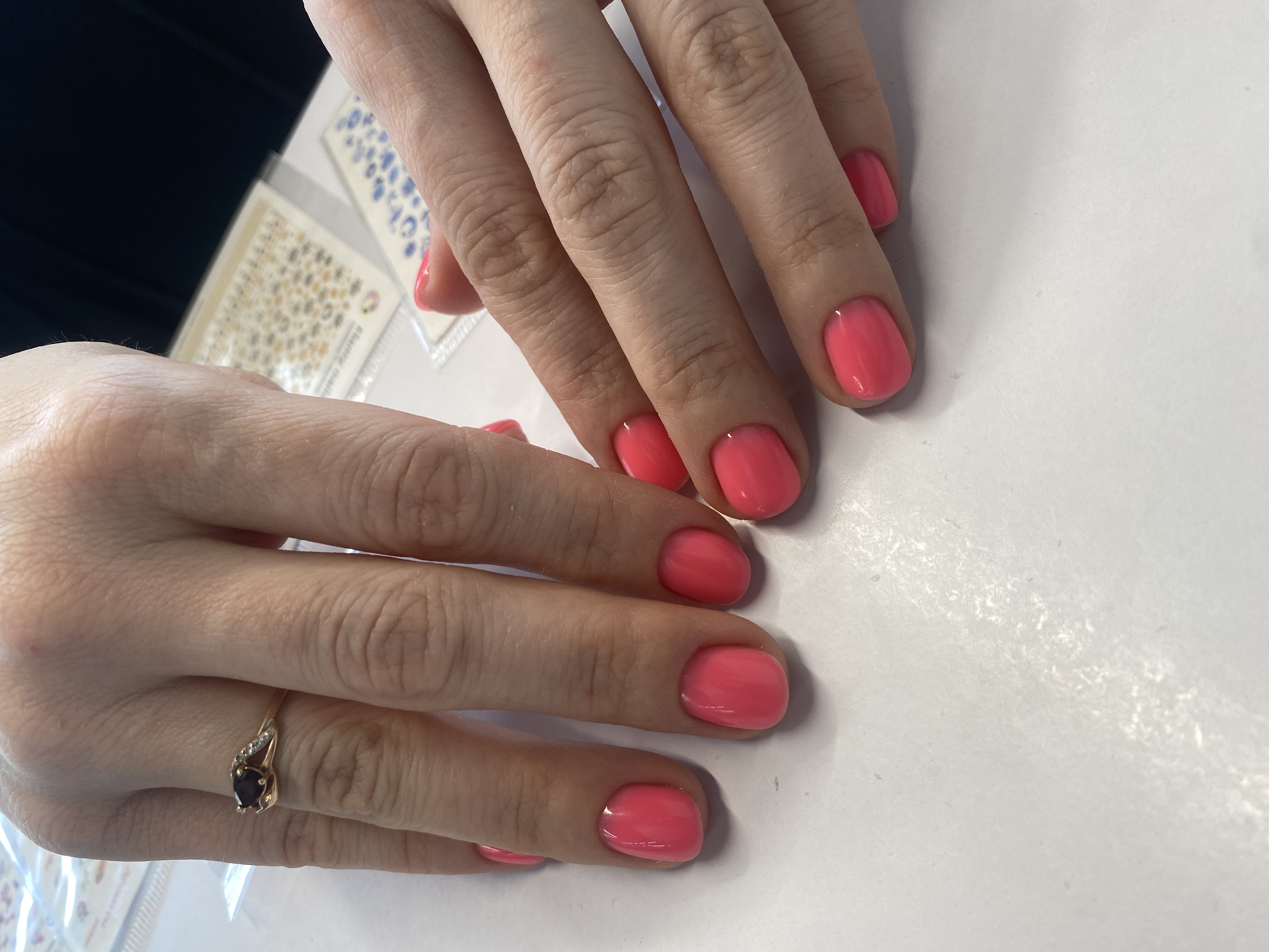 коралловый, Маникюр, на каждый день, однотон