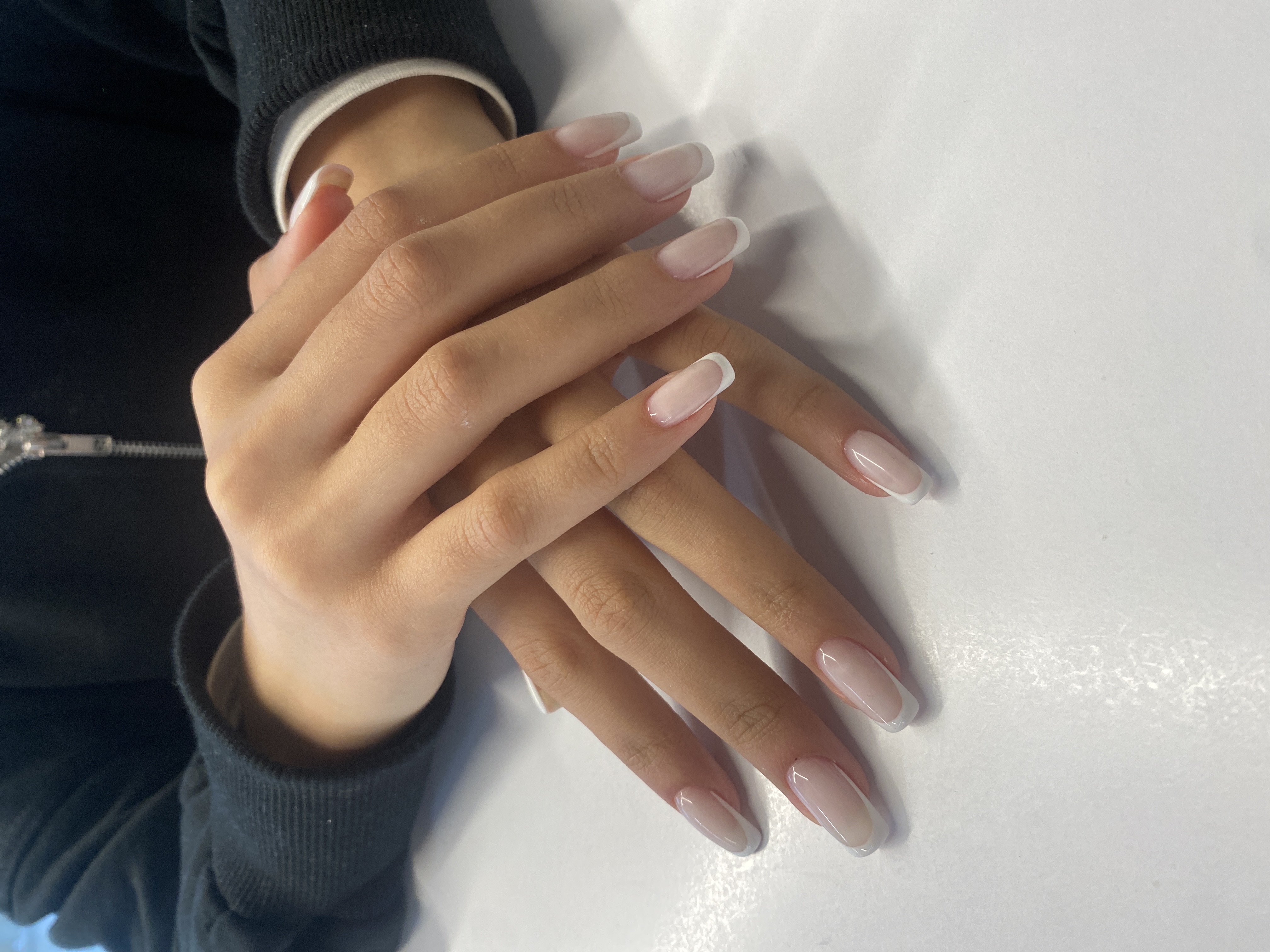 Маникюр, дизайн, френч классический, нежный, на каждый день, бесцветный