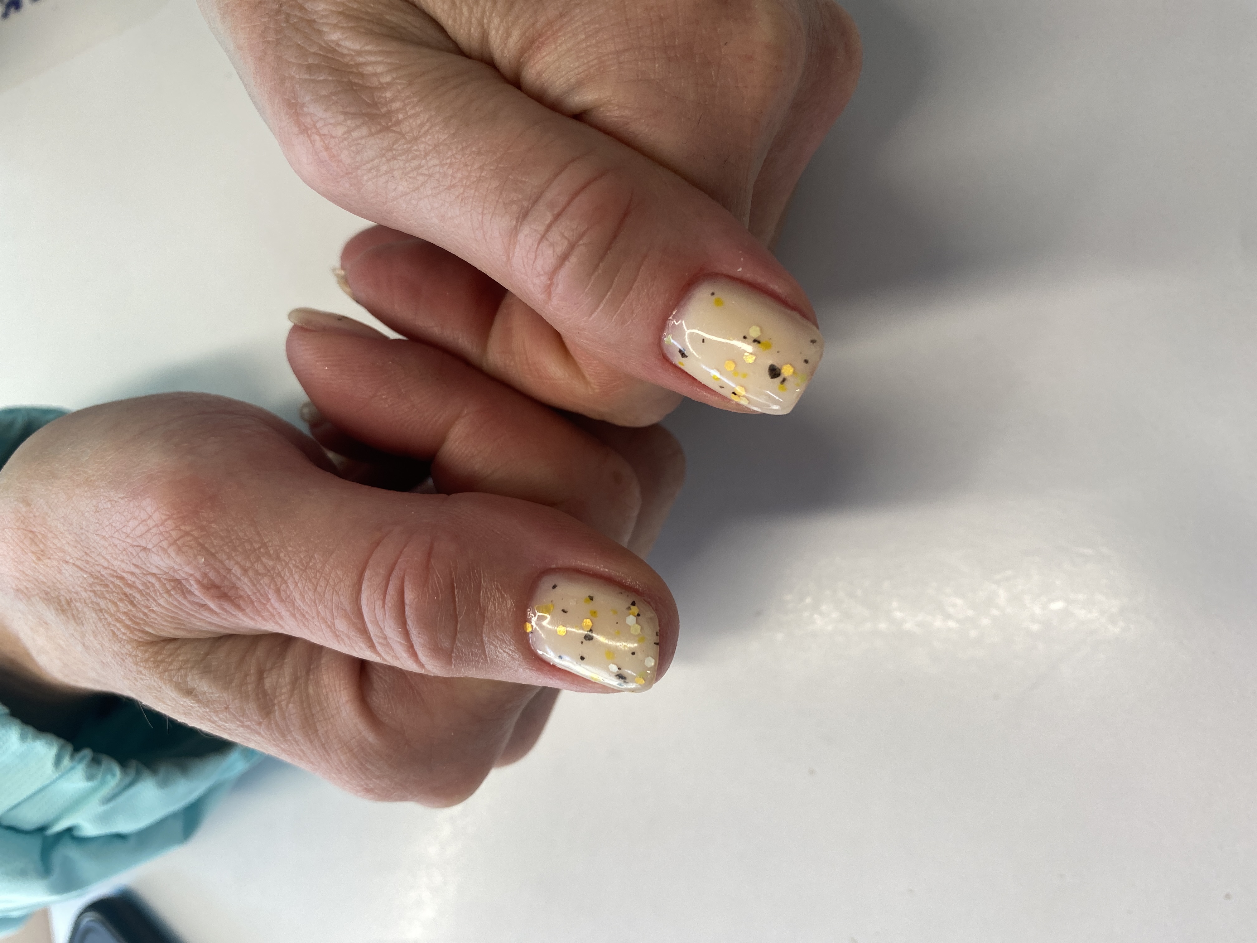 Маникюр, топ в крапинку, на каждый день, бежевый