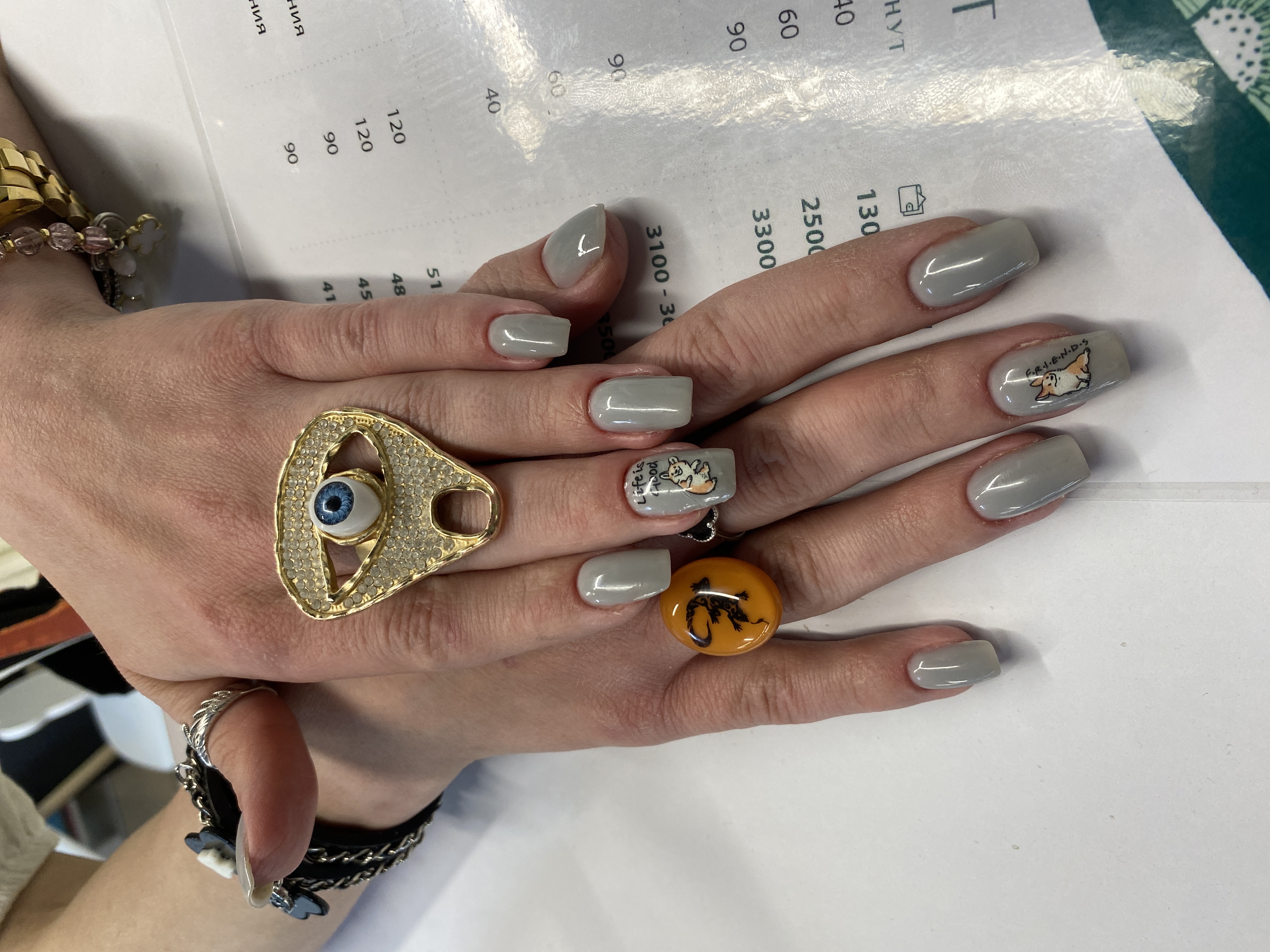 серый, Маникюр, дизайн, корги, наклейки, надпись, на каждый день, минимализм