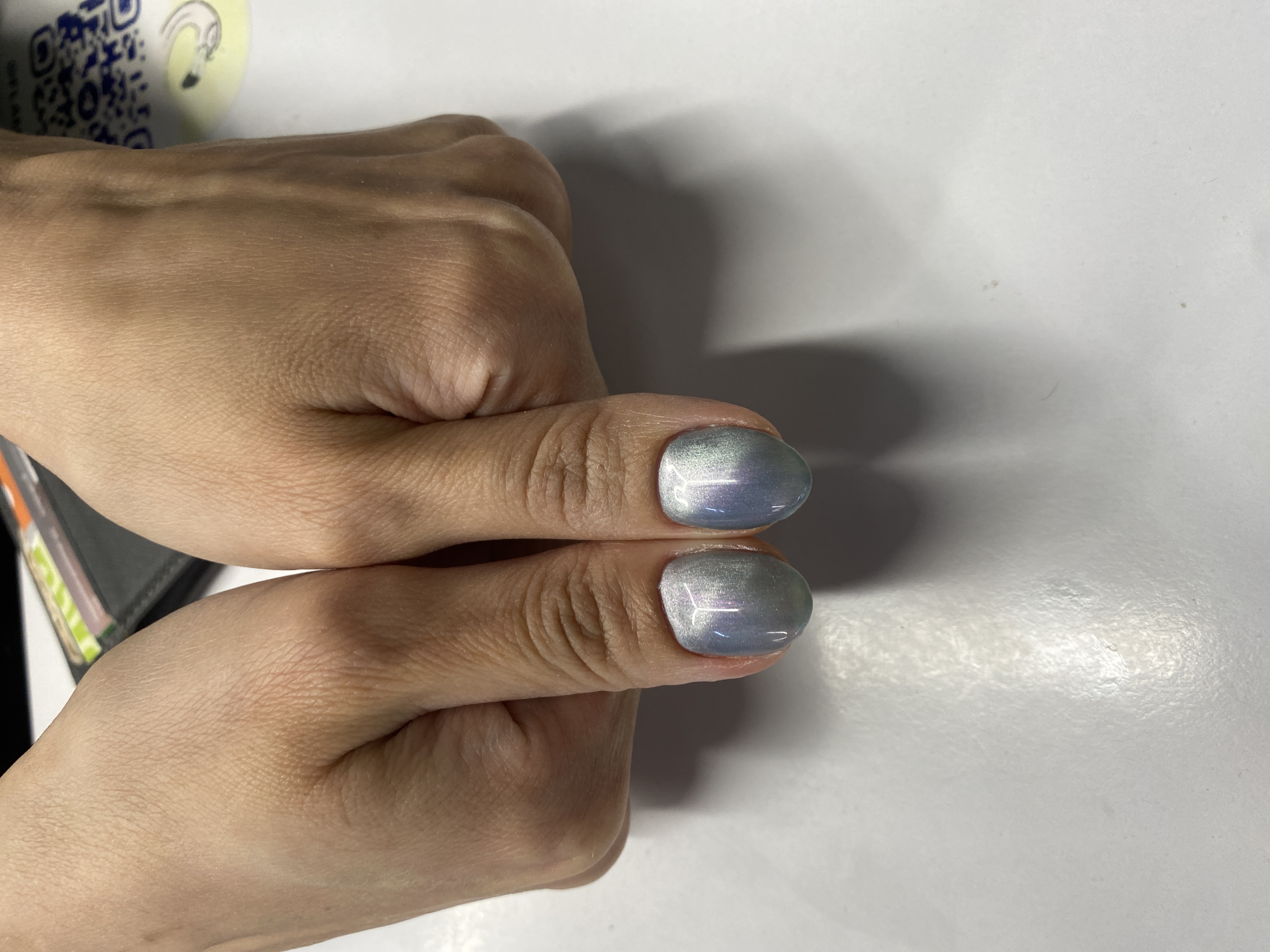 Маникюр, кошачий глаз, однотон, серебро, праздничный