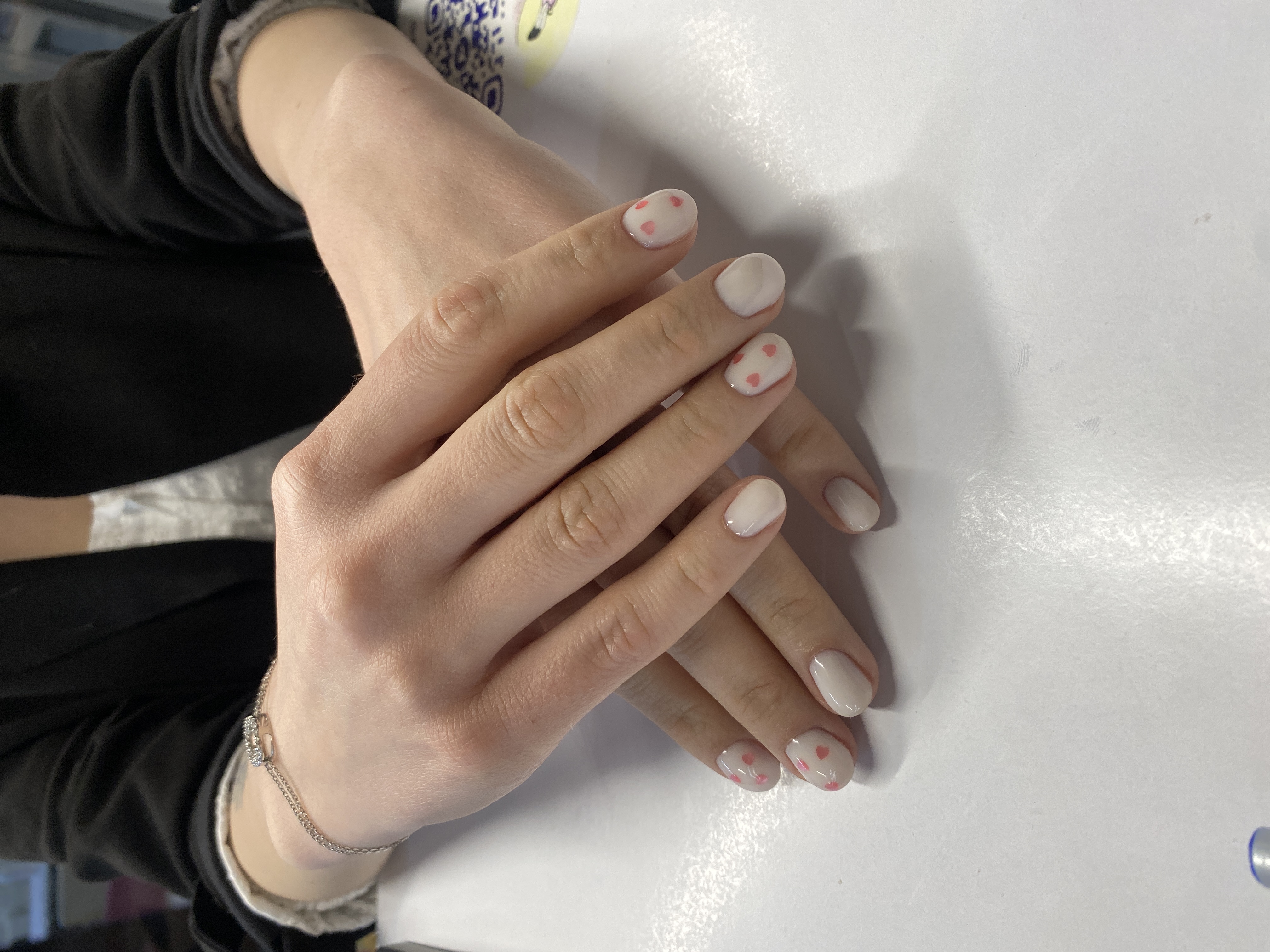 Маникюр, молочный, дизайн, сердечки, однотон, на каждый день, минимализм