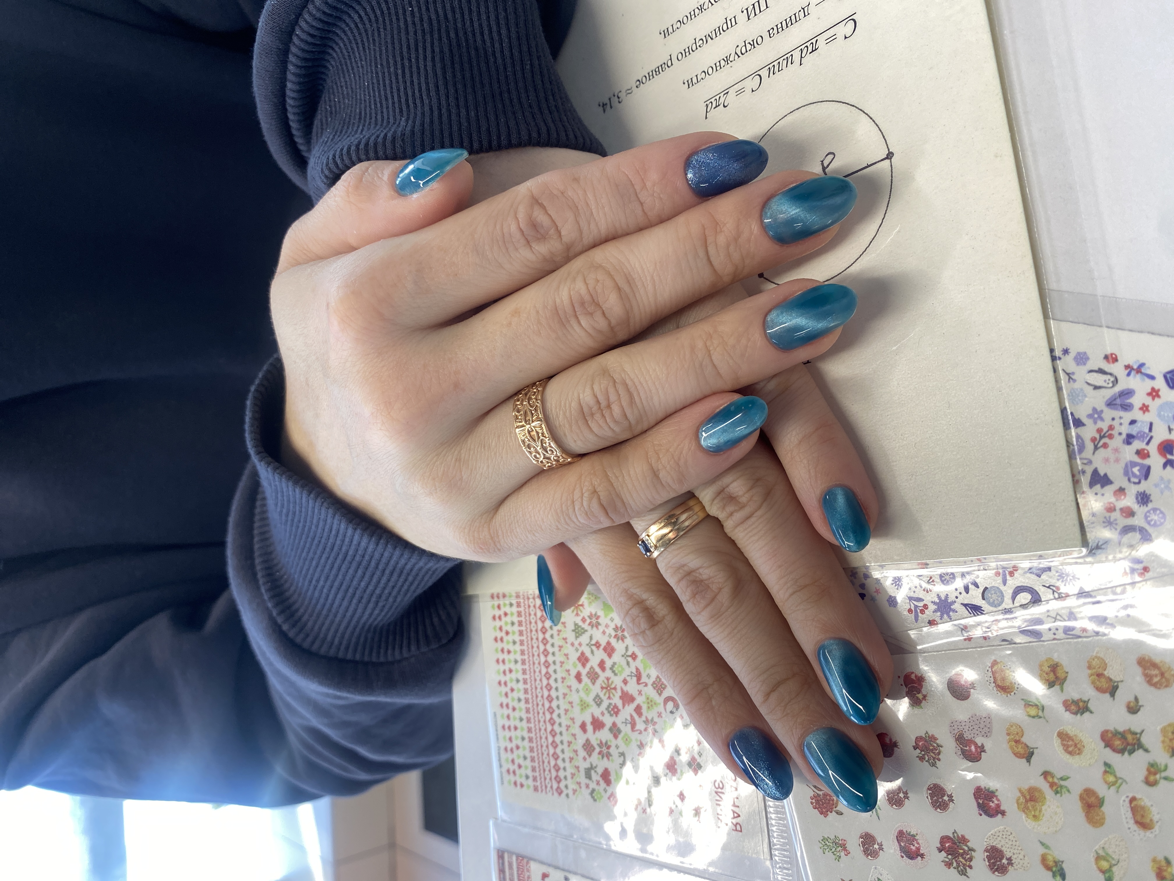 Маникюр, кошачий глаз, однотон, на каждый день, голубой