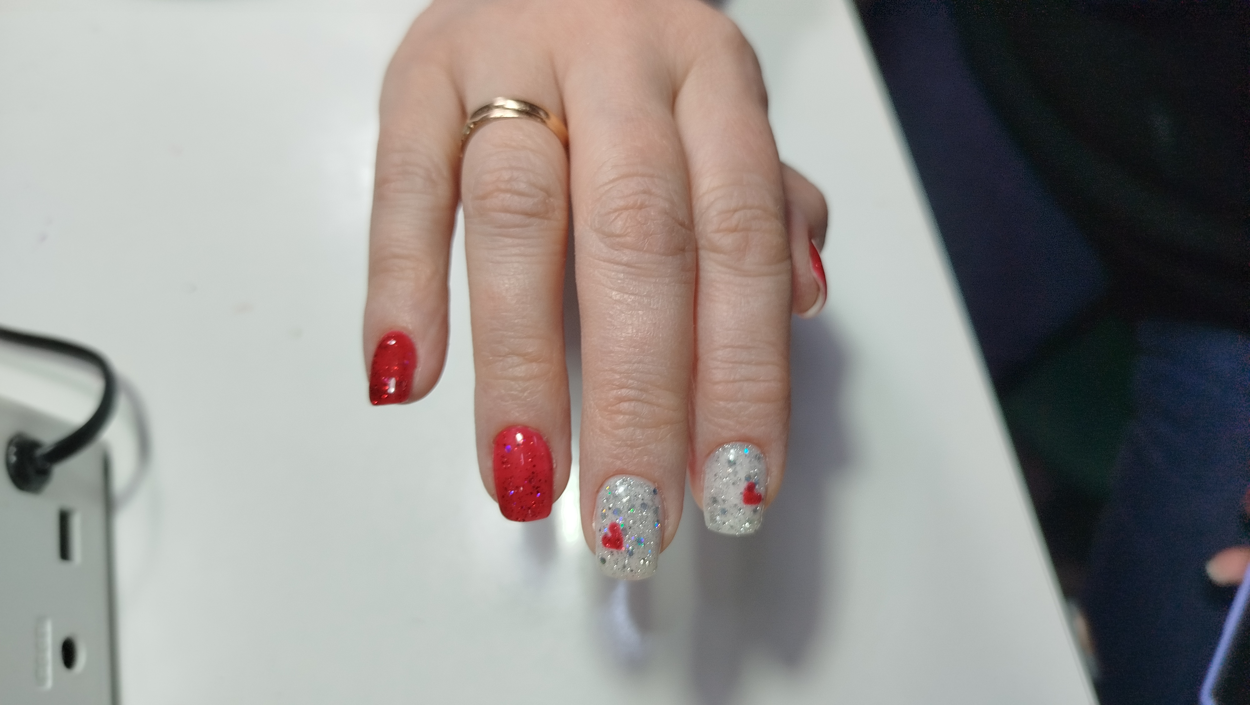 комбинированный, красный, на каждый день, лак с блестками, Маникюр, сердечки, дизайн, минимализм