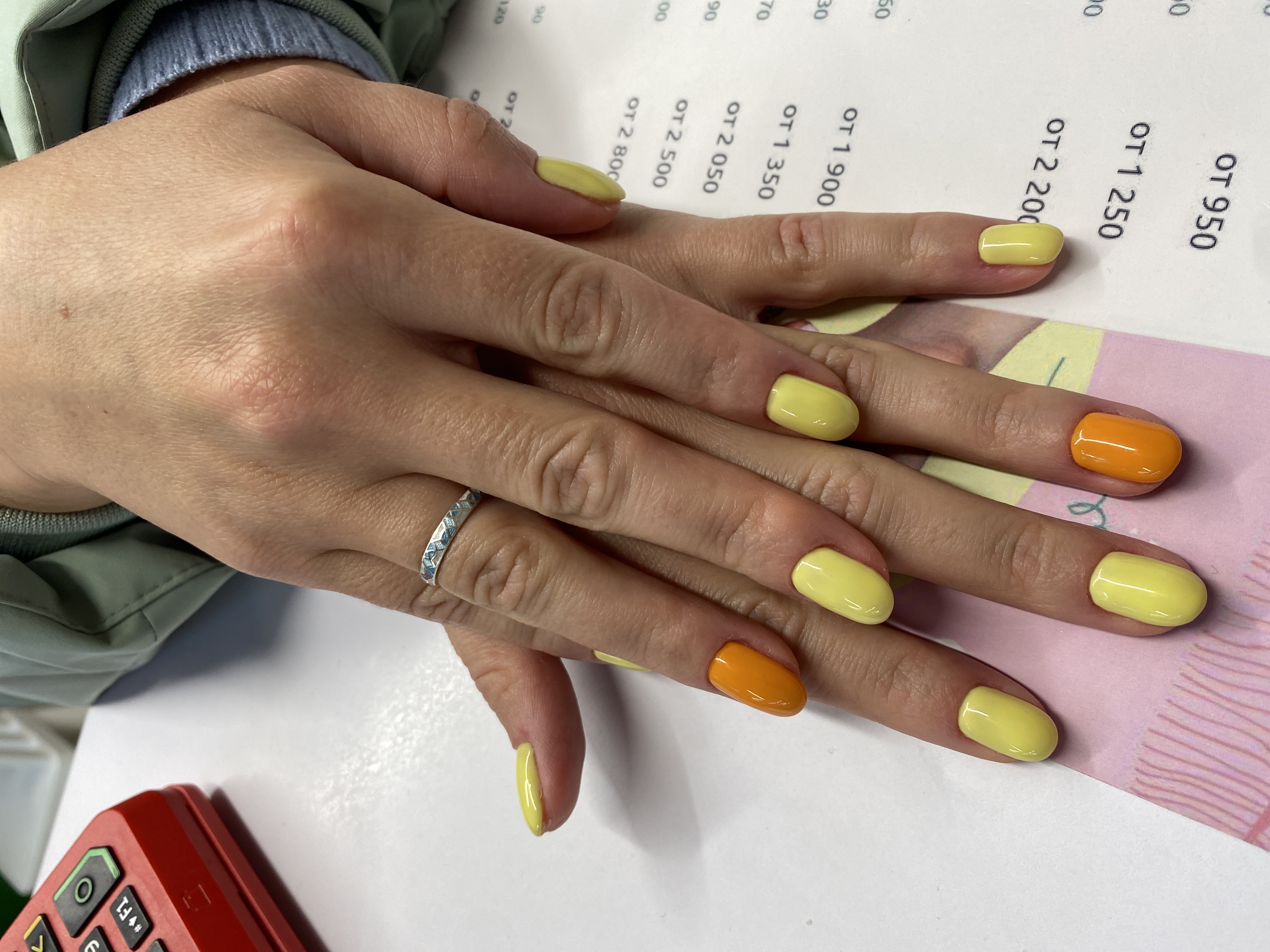 Маникюр, комбинированный, на каждый день, желтый