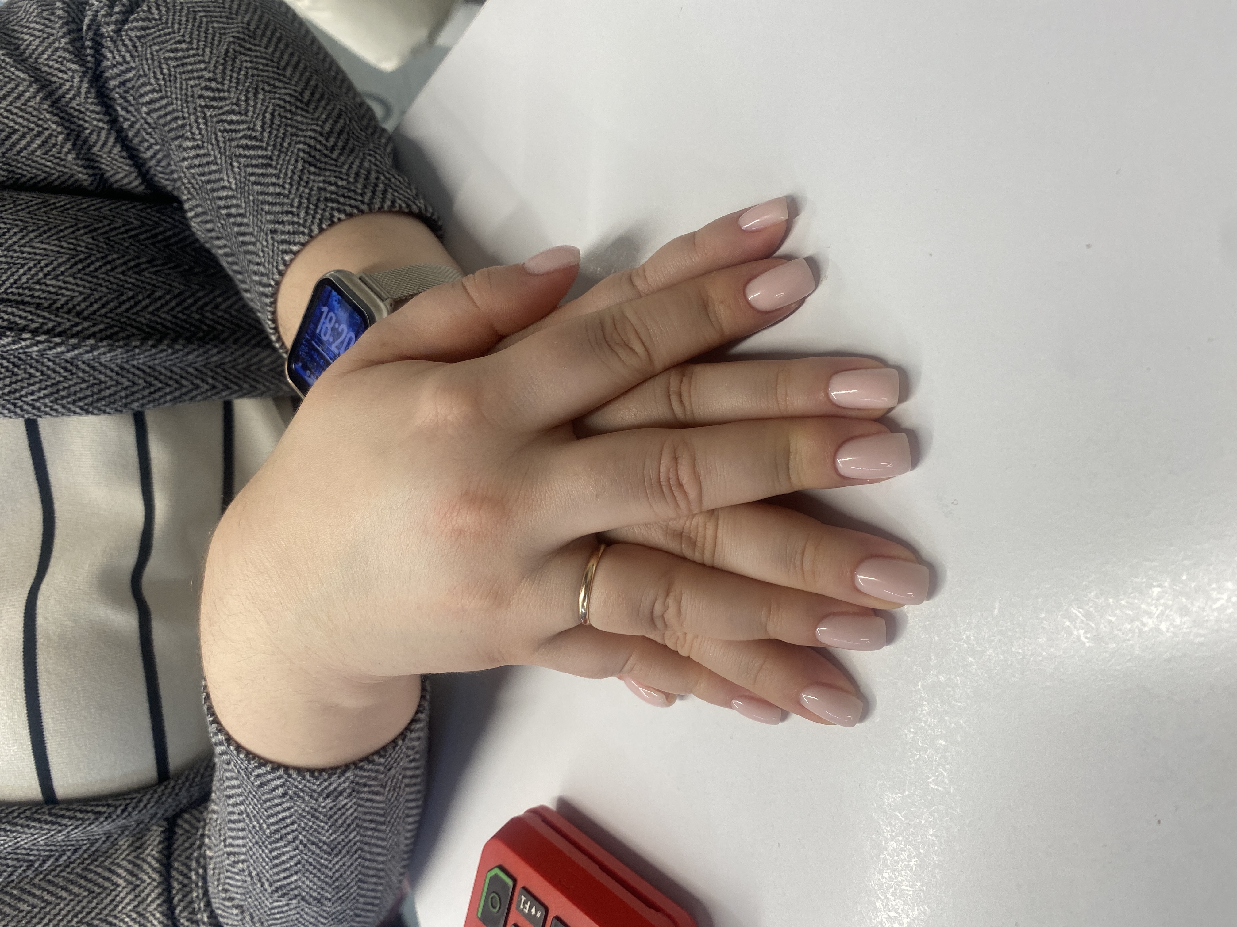 Маникюр, однотон, молочный, на каждый день