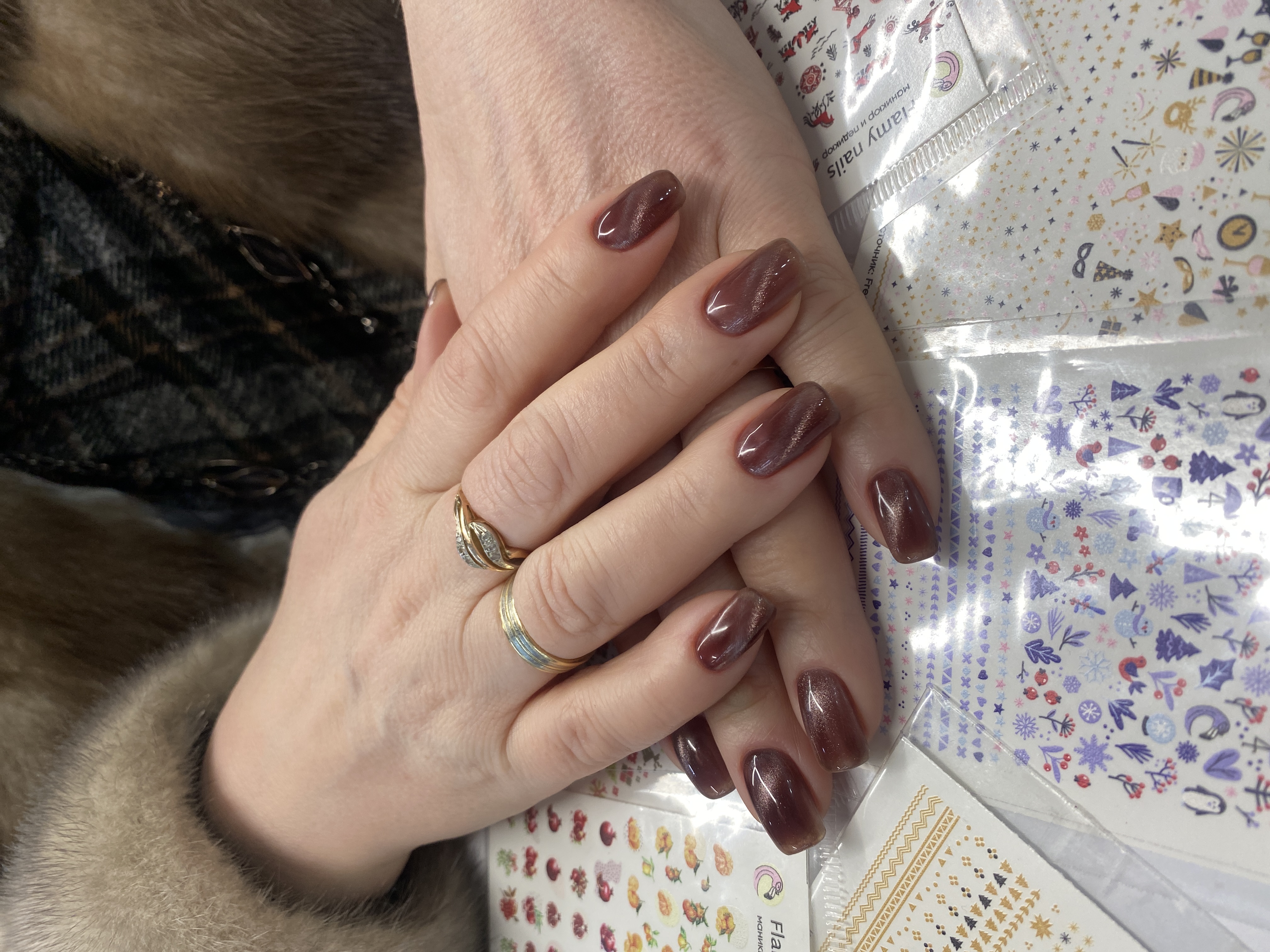 Маникюр, кошачий глаз, однотон, коричневый, на каждый день