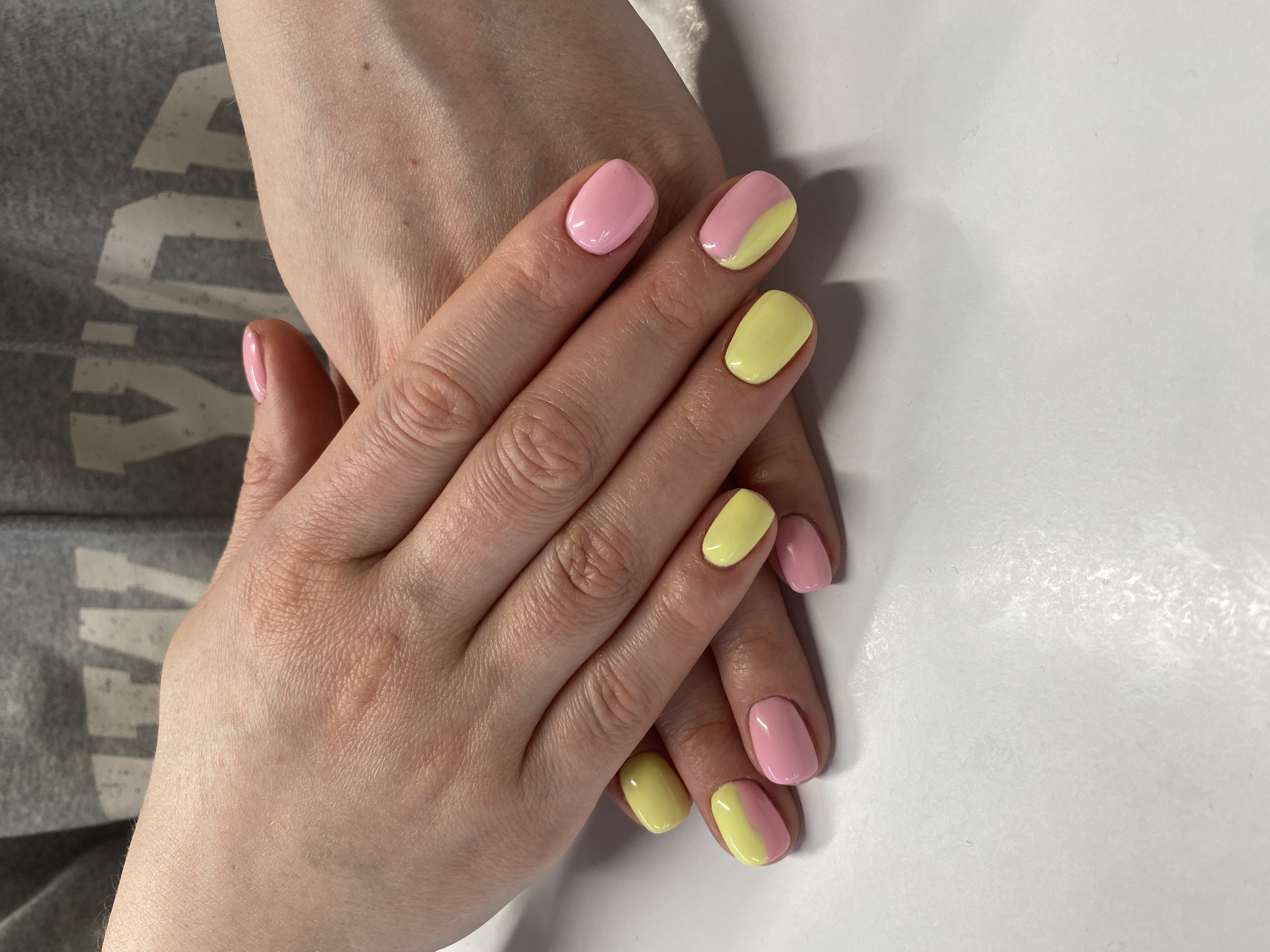 желтый, абстракция, комбинированный, Маникюр, дизайн, минимализм, на каждый день