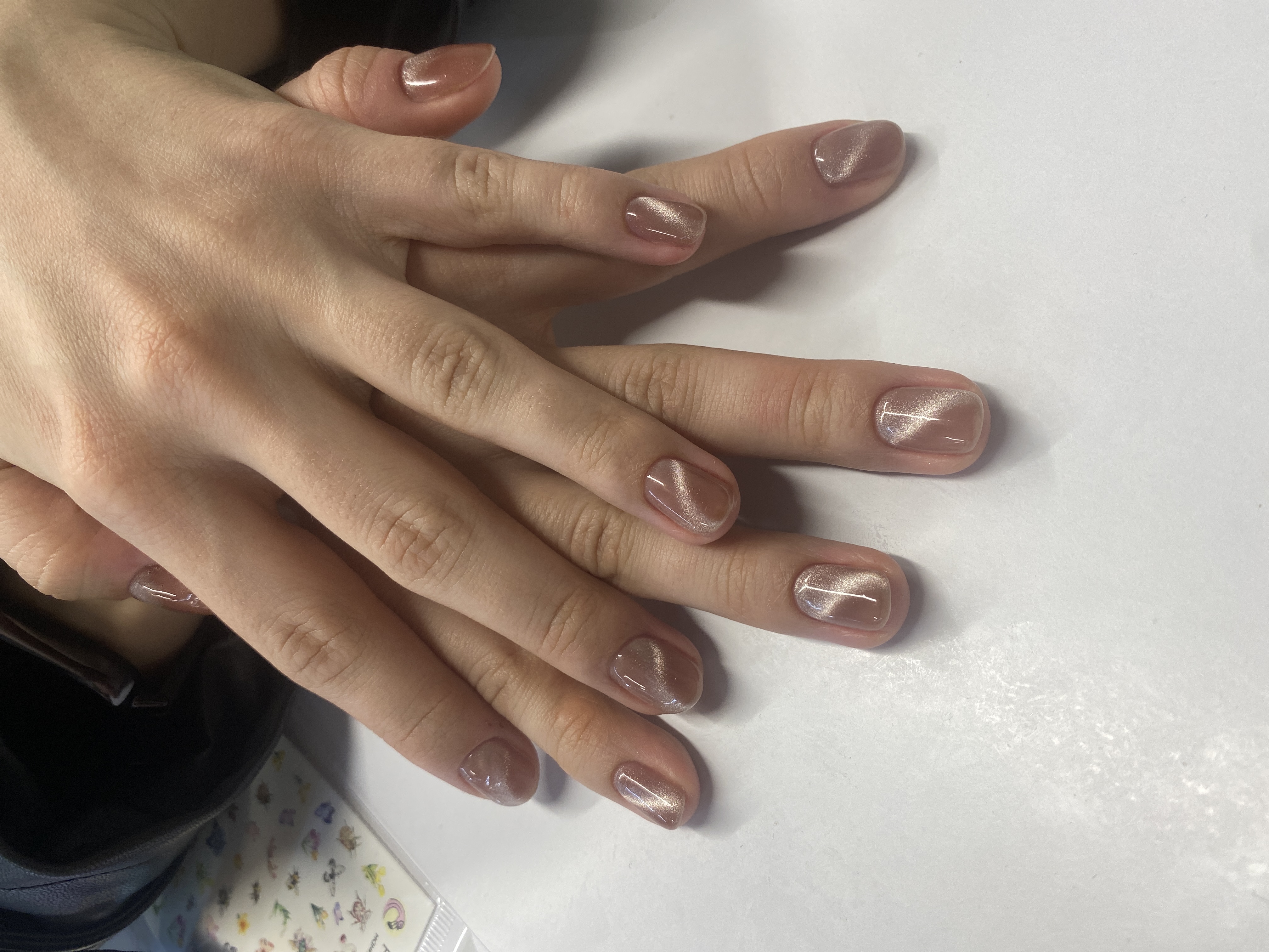 кошачий глаз, Маникюр, нежный, на каждый день, однотон, бежевый