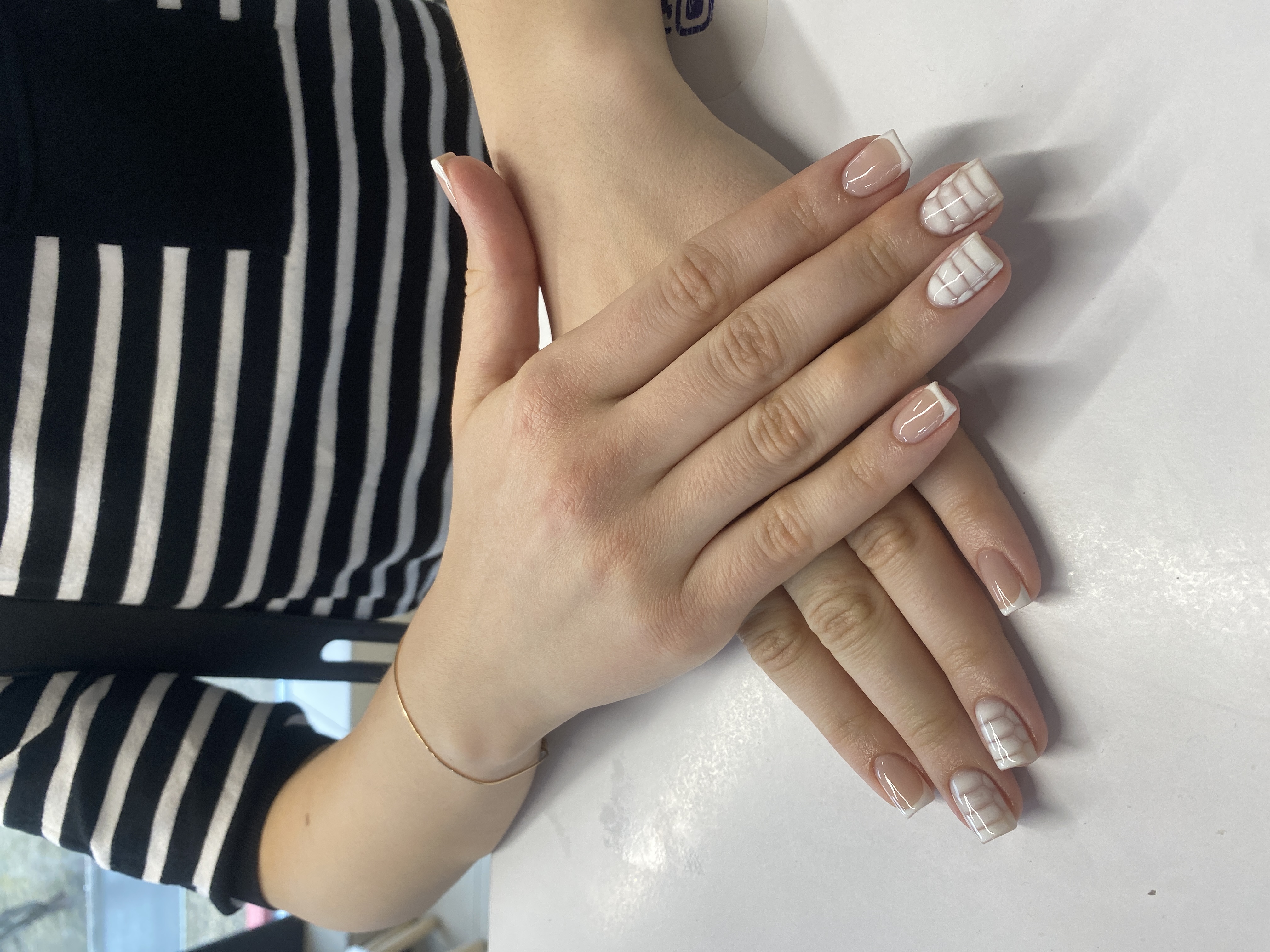 Маникюр, дизайн, натуральный, френч классический, комбинированный, полоски, оригинальный, нежный, на каждый день