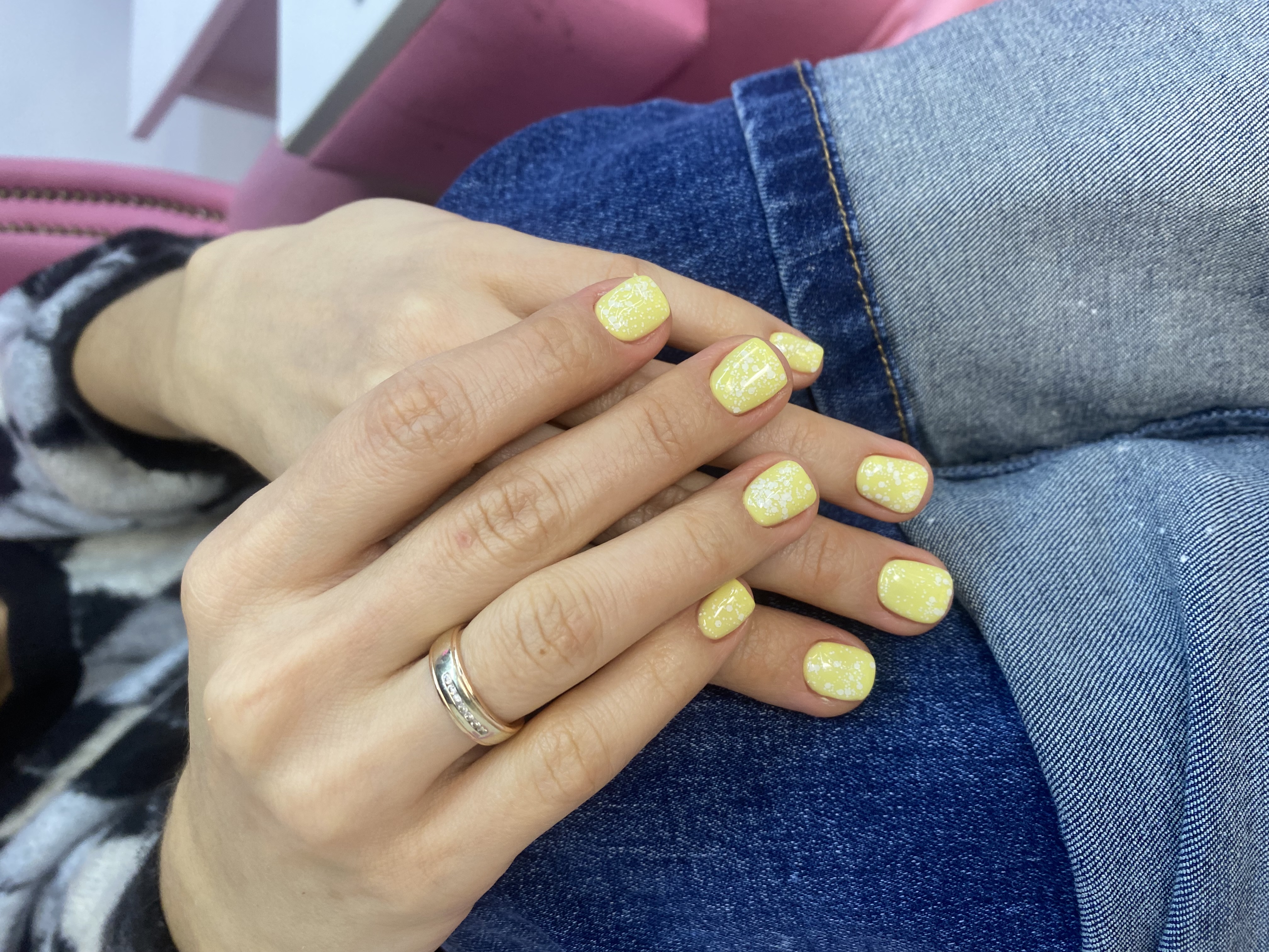 Маникюр, топ в крапинку, на каждый день, однотон, желтый