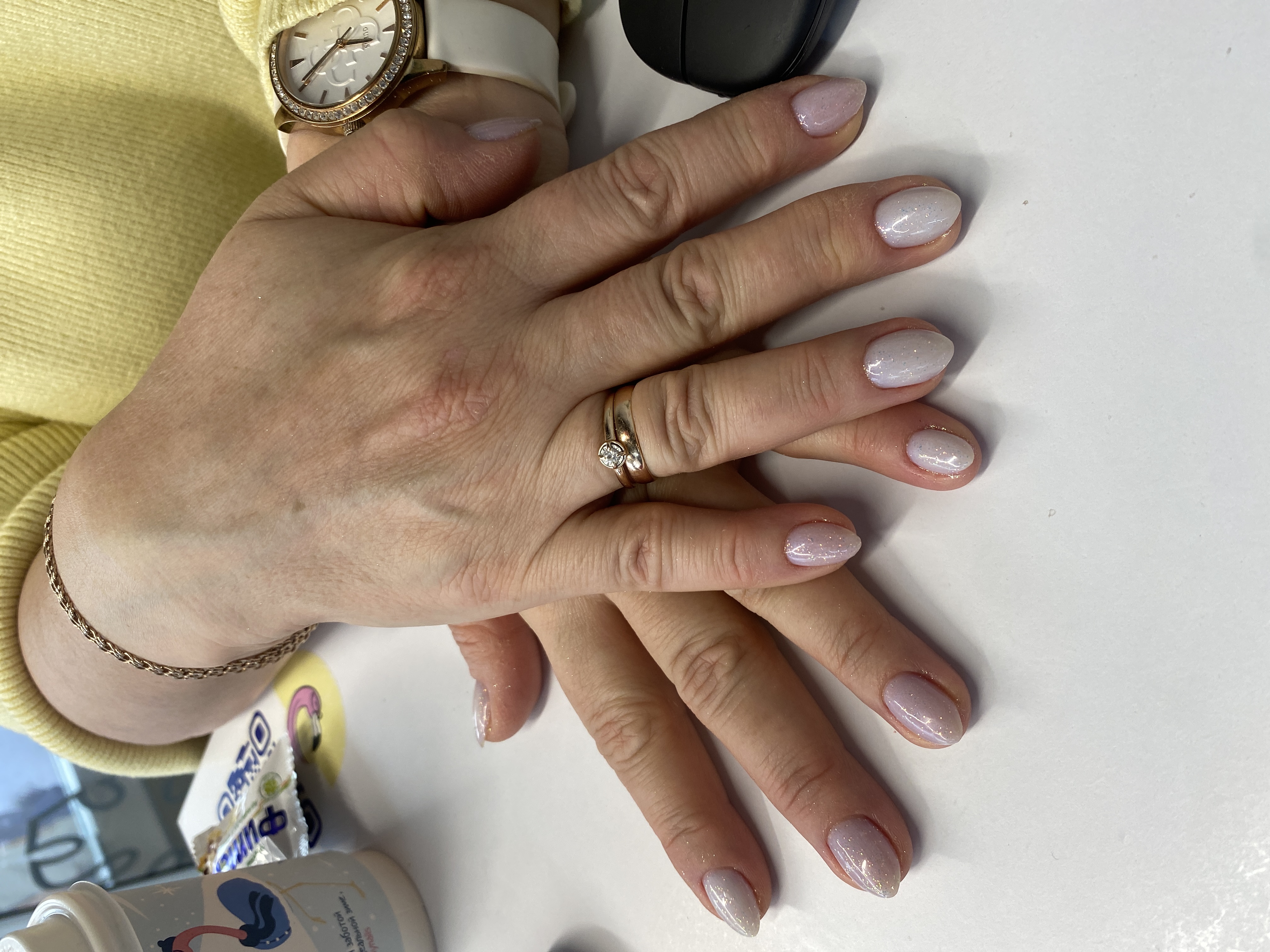 Маникюр, на каждый день, однотон, лак с блестками, перламутр, нежный