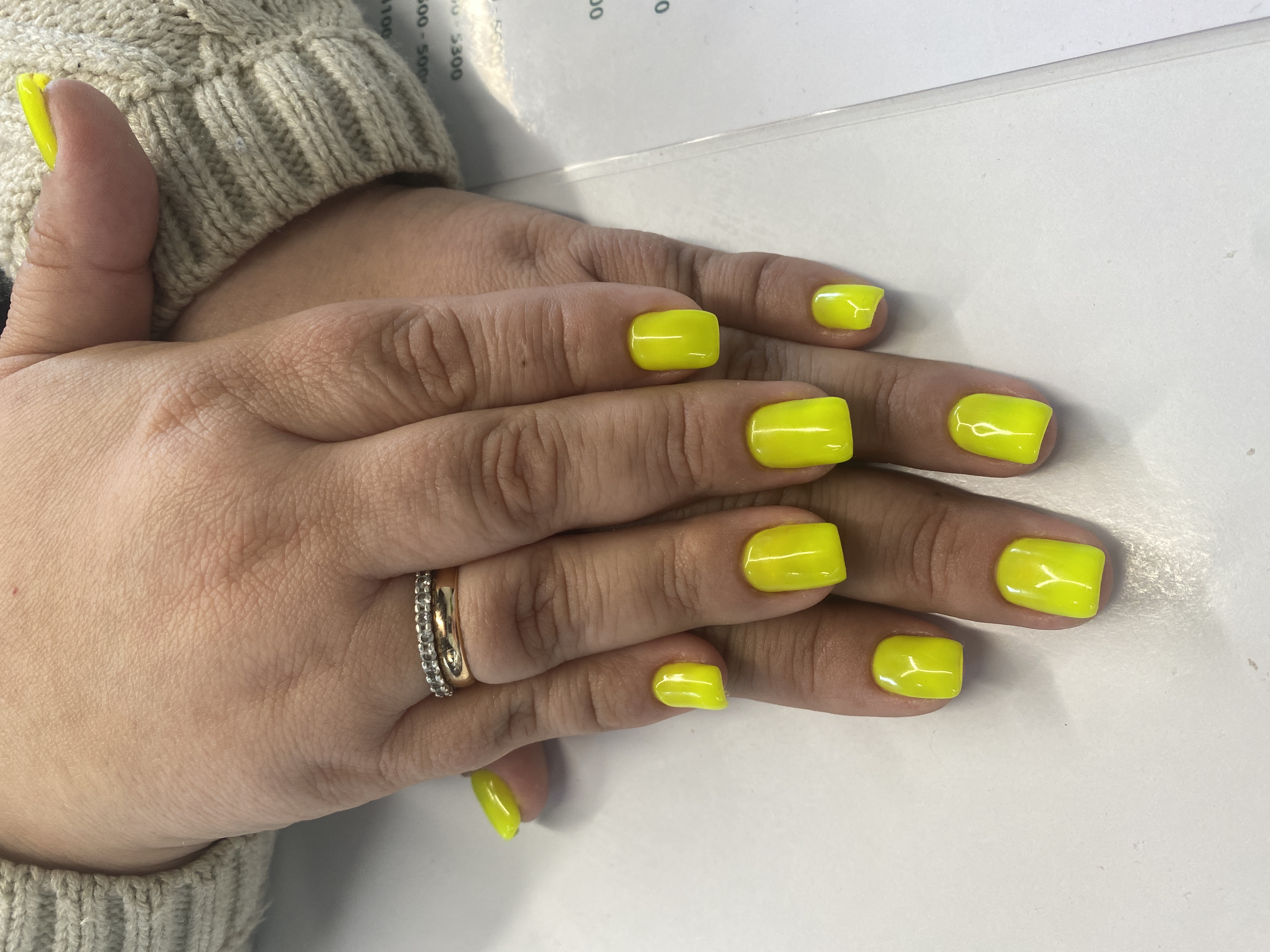 Маникюр, на каждый день, однотон, желтый, разная длинна