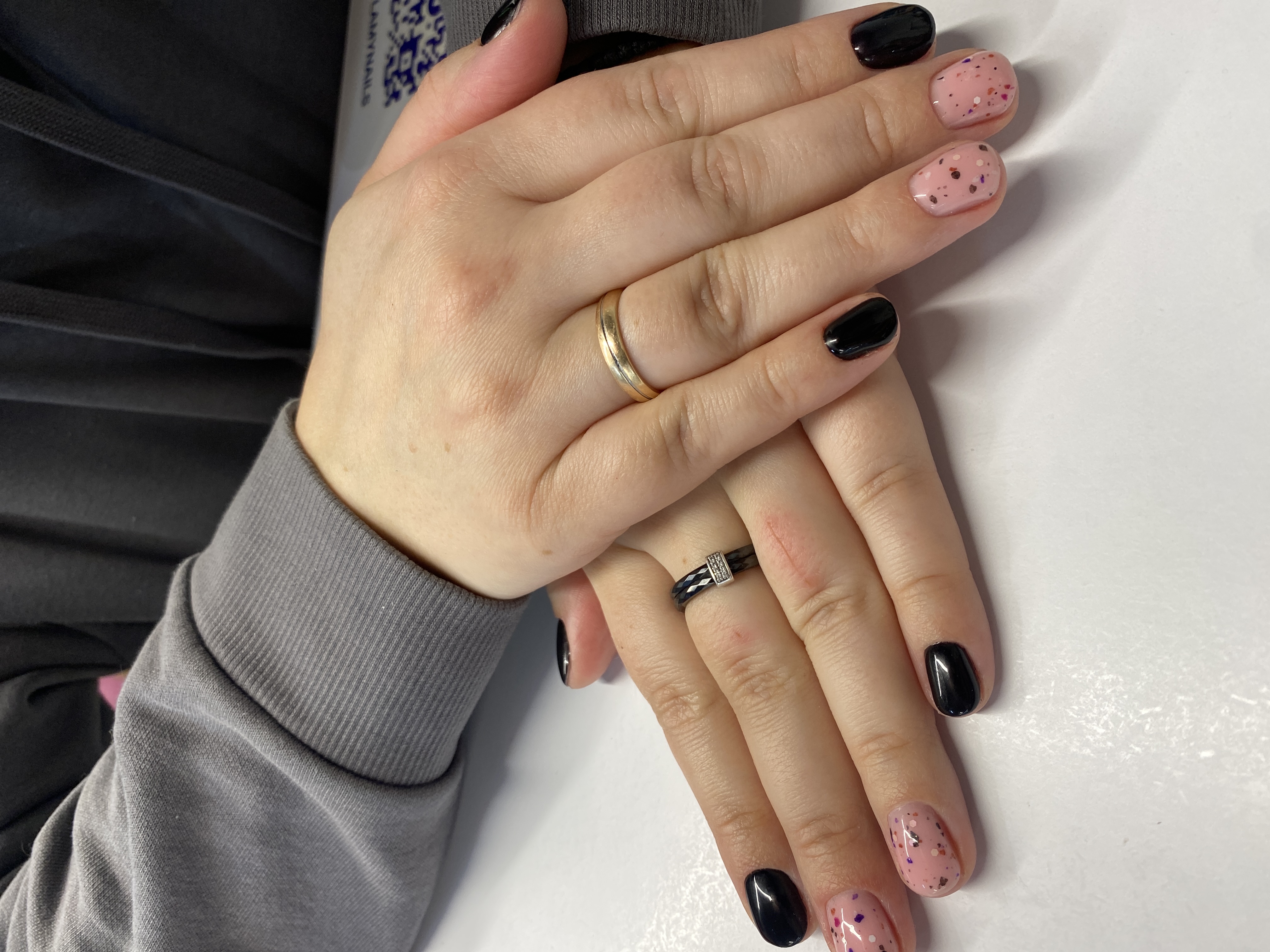 комбинированный, на каждый день, Маникюр, черный, топ в крапинку