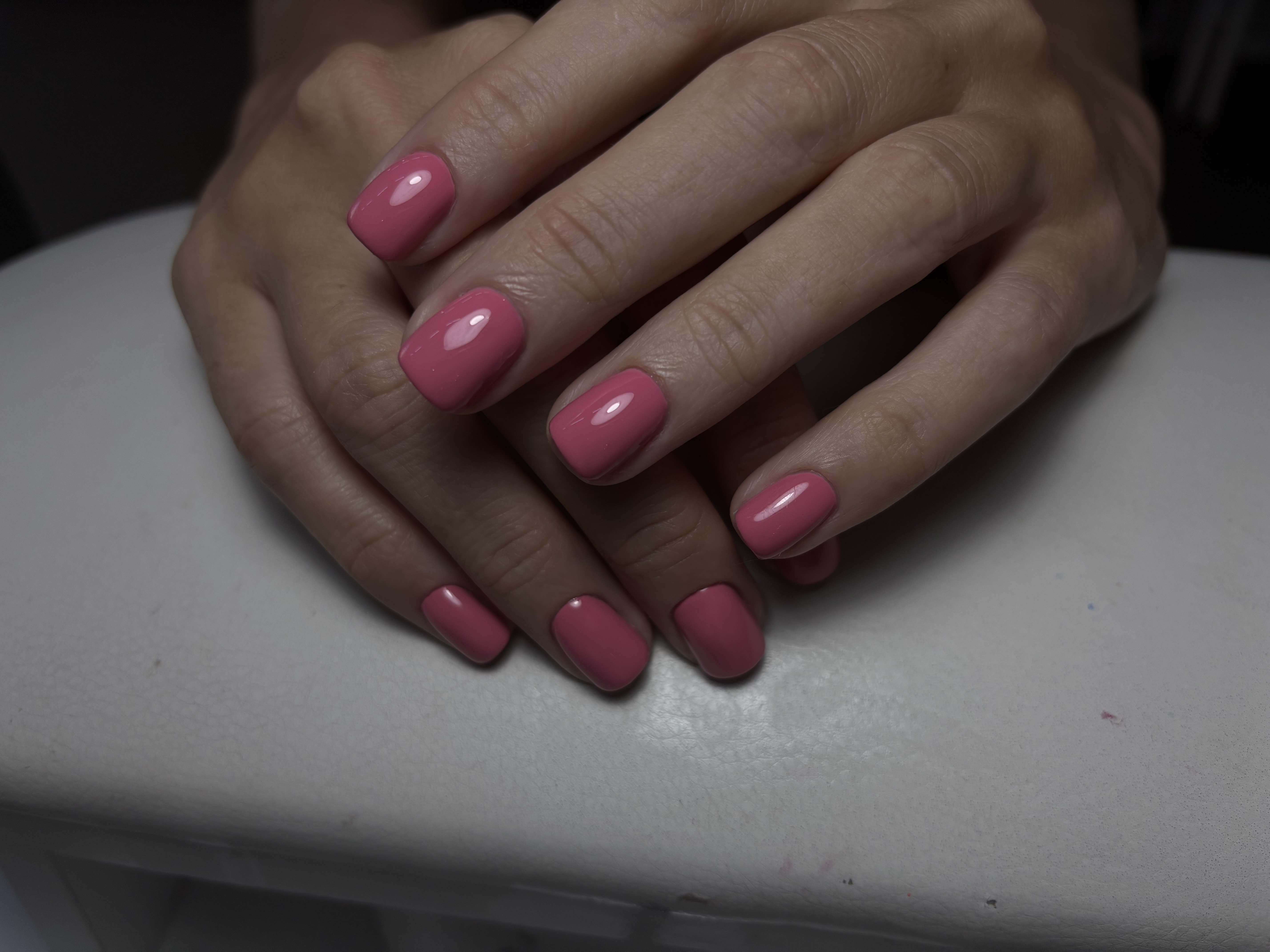 Маникюр, однотон, малиновый, на каждый день