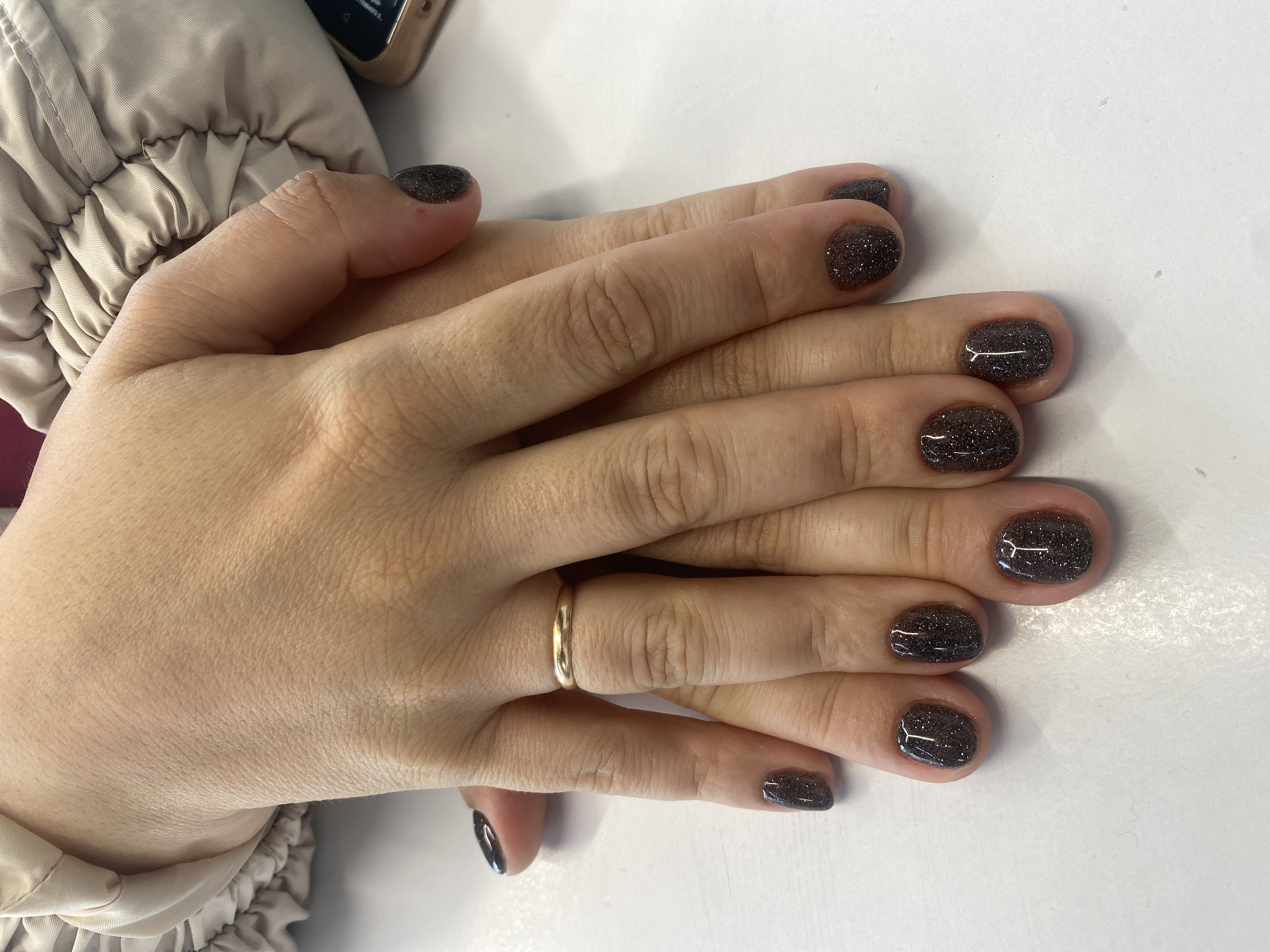 Маникюр, лак с блестками, однотон, коричневый, на каждый день