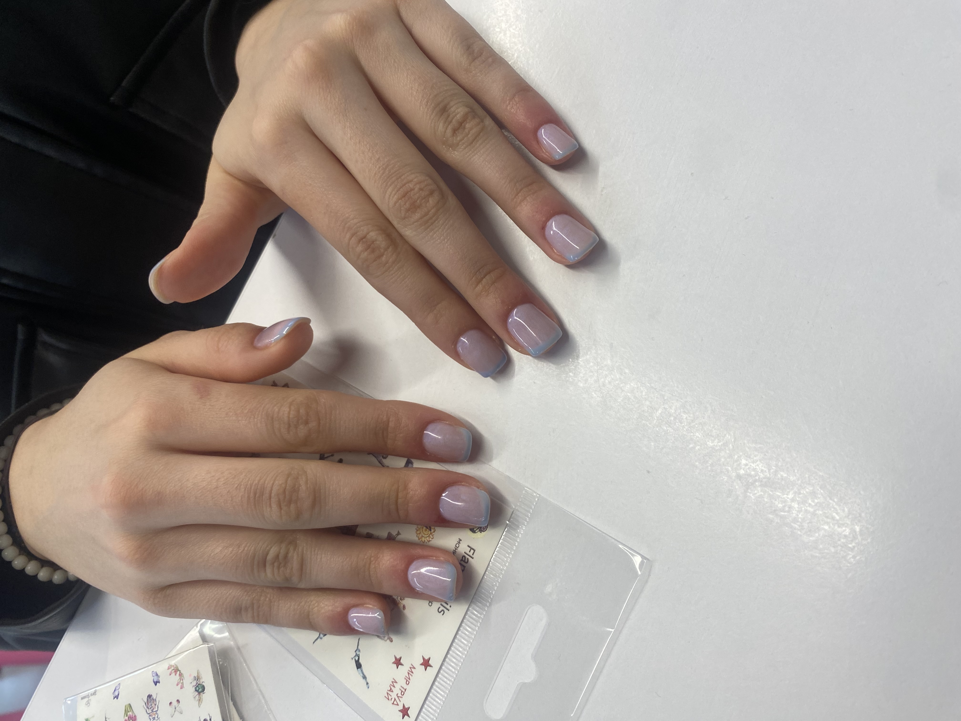 перламутр, лак с блестками, дизайн, Маникюр, френч, нежный, на каждый день