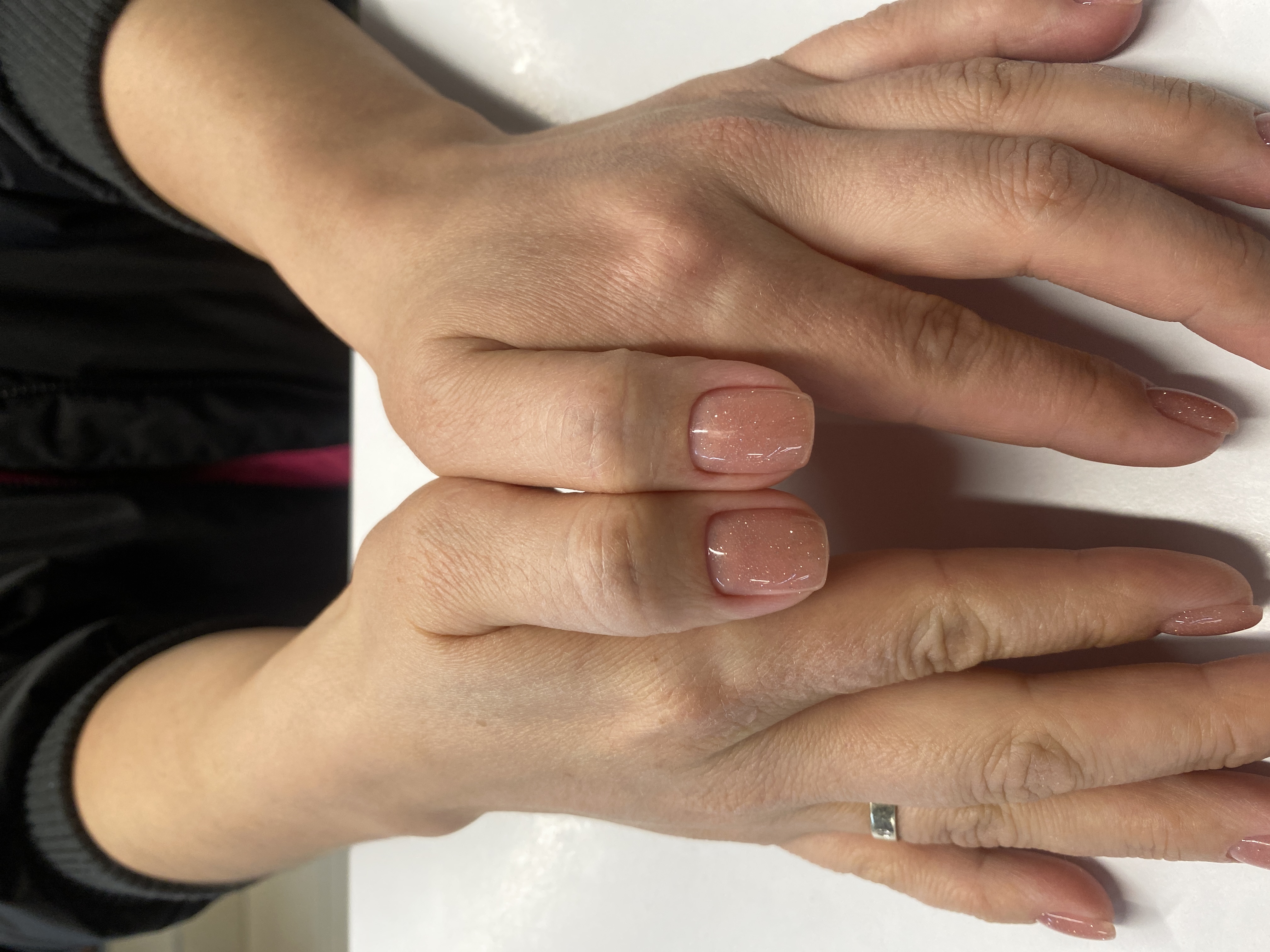 Маникюр, нюд, однотон, лак с блестками, натуральный, на каждый день