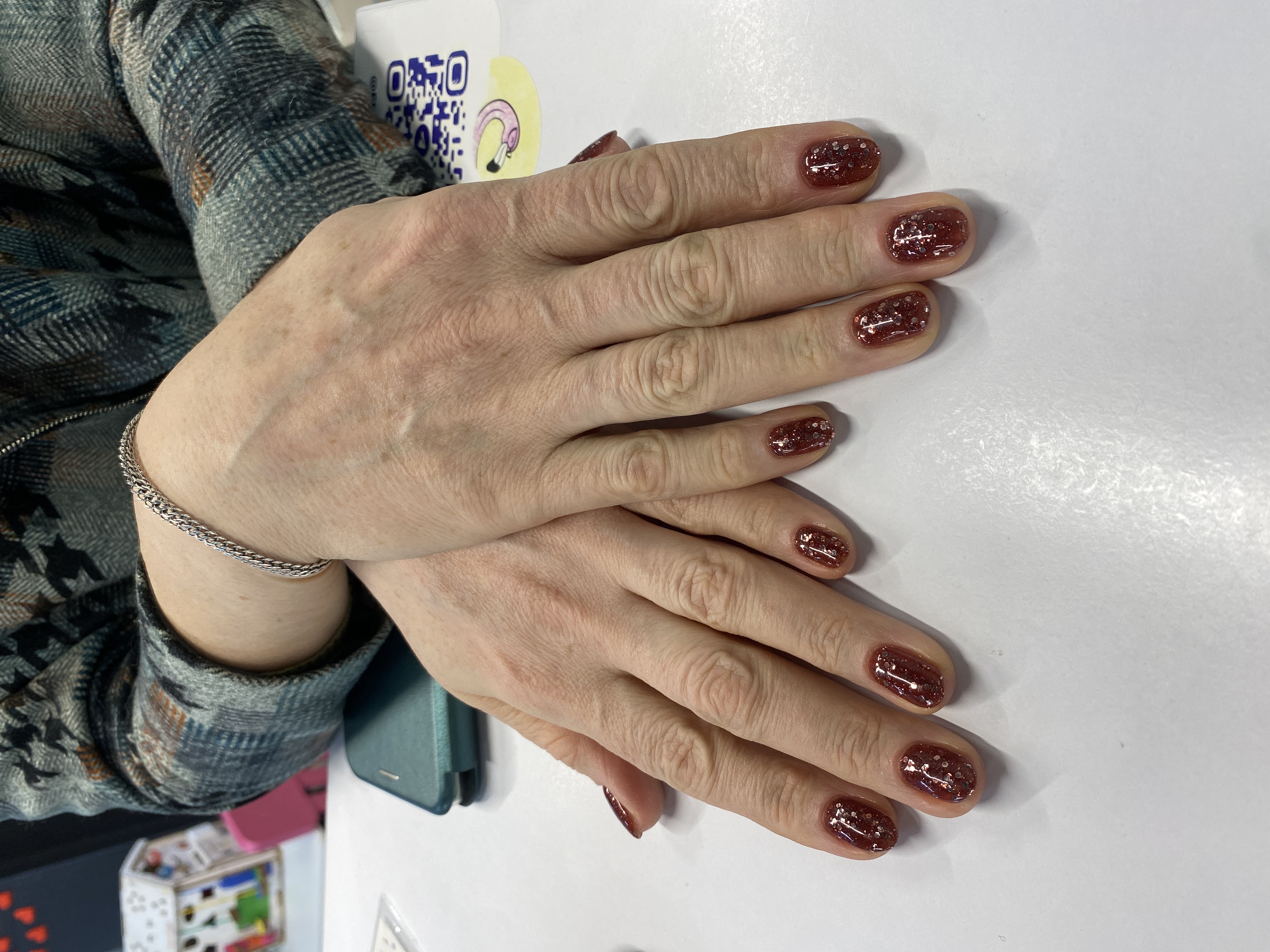 Маникюр, лак с блестками, однотон, на каждый день, коричневый