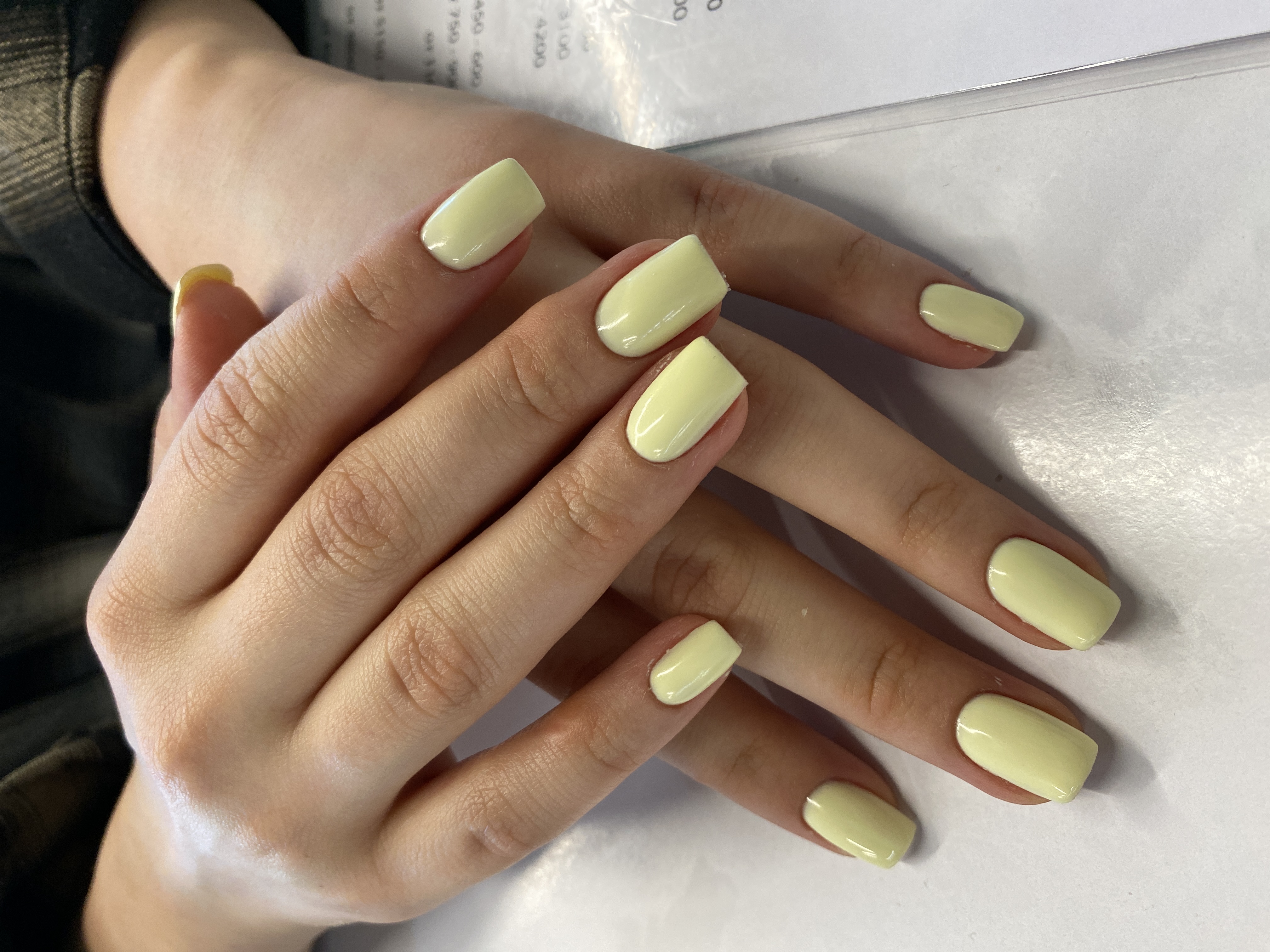 Маникюр, однотон, нюд, на каждый день, лимонный