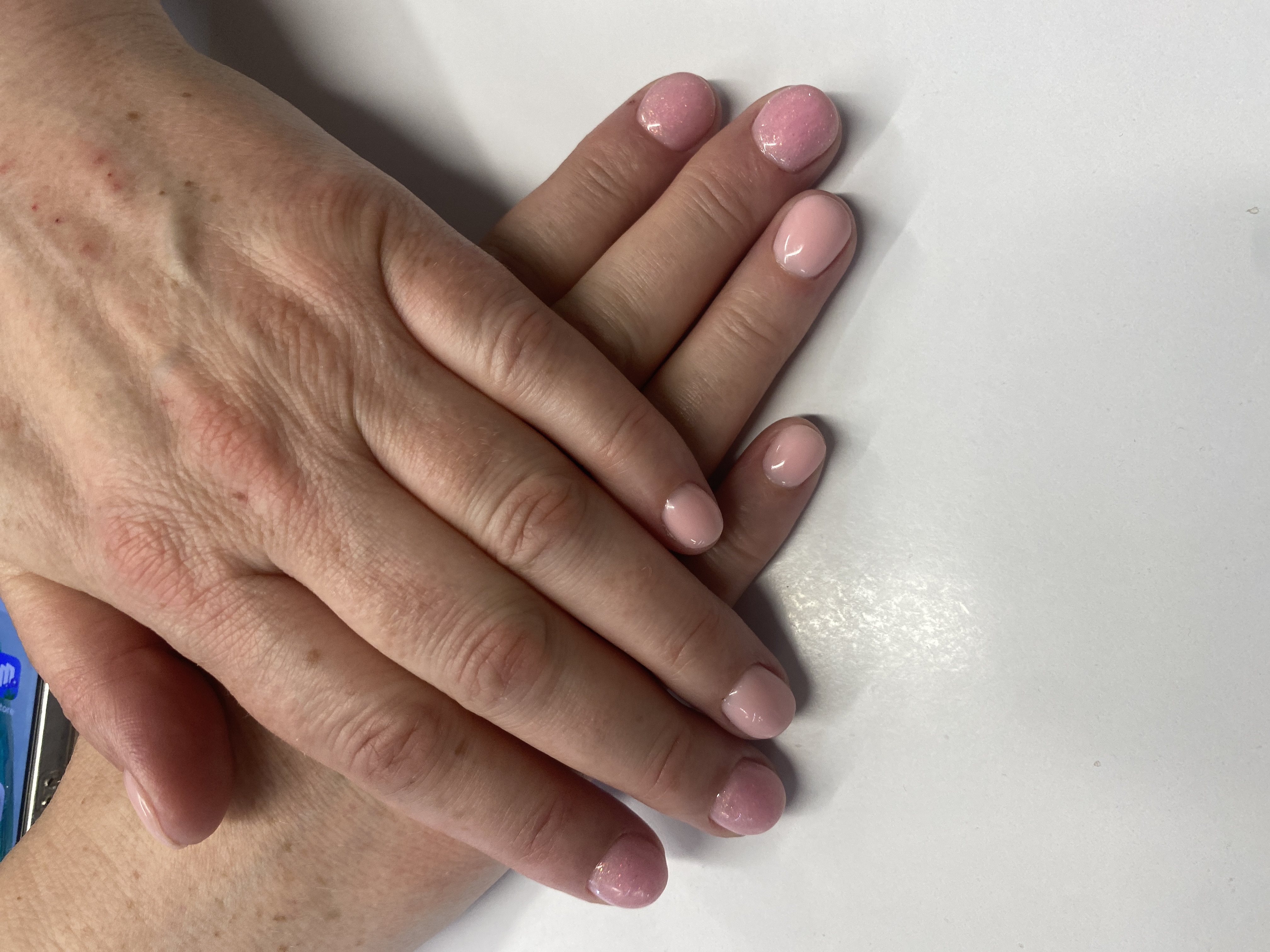 Маникюр, лак с блестками, однотон, розовый, на каждый день