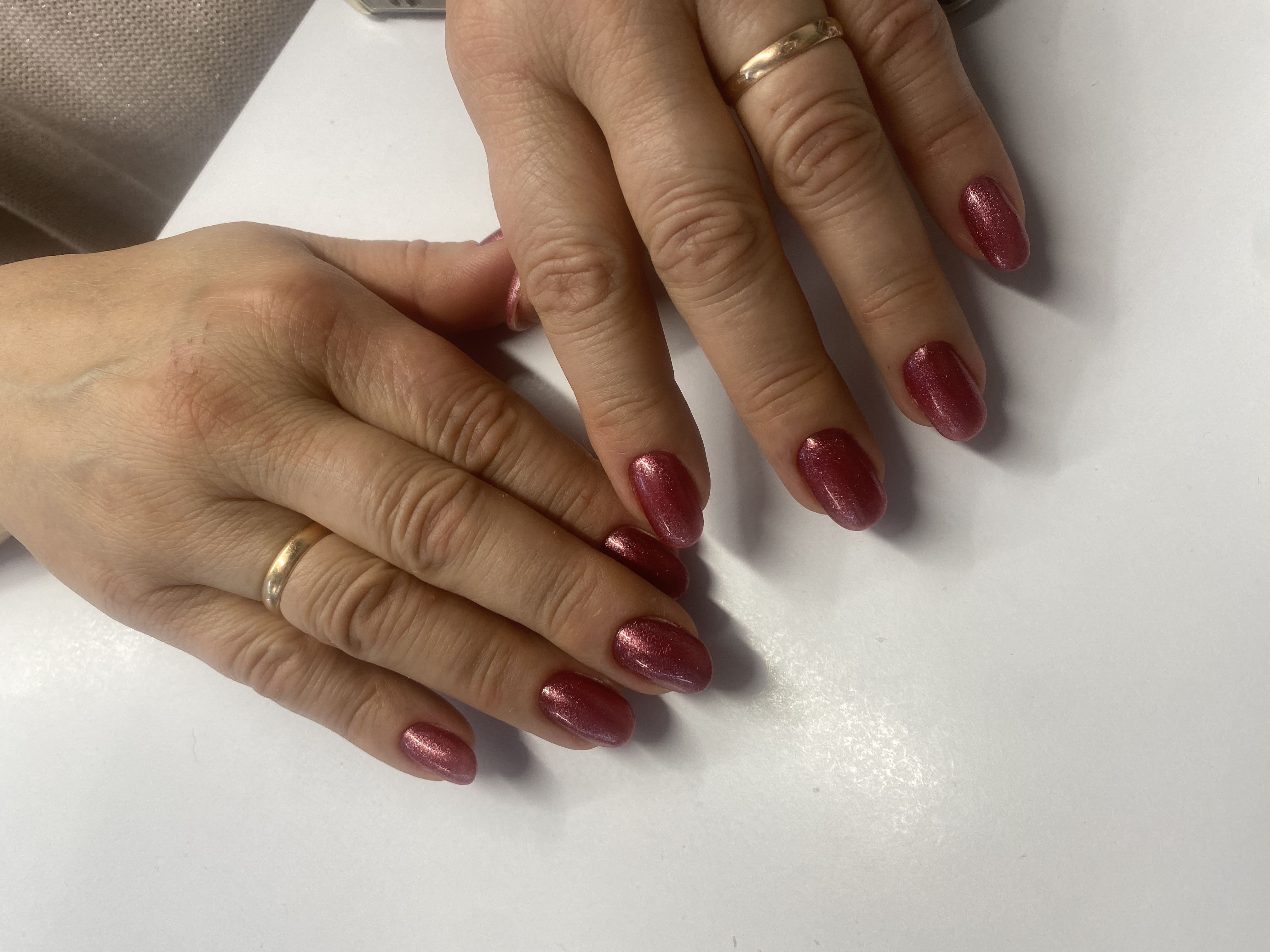 Маникюр, однотон, лак с блестками, брусника, на каждый день