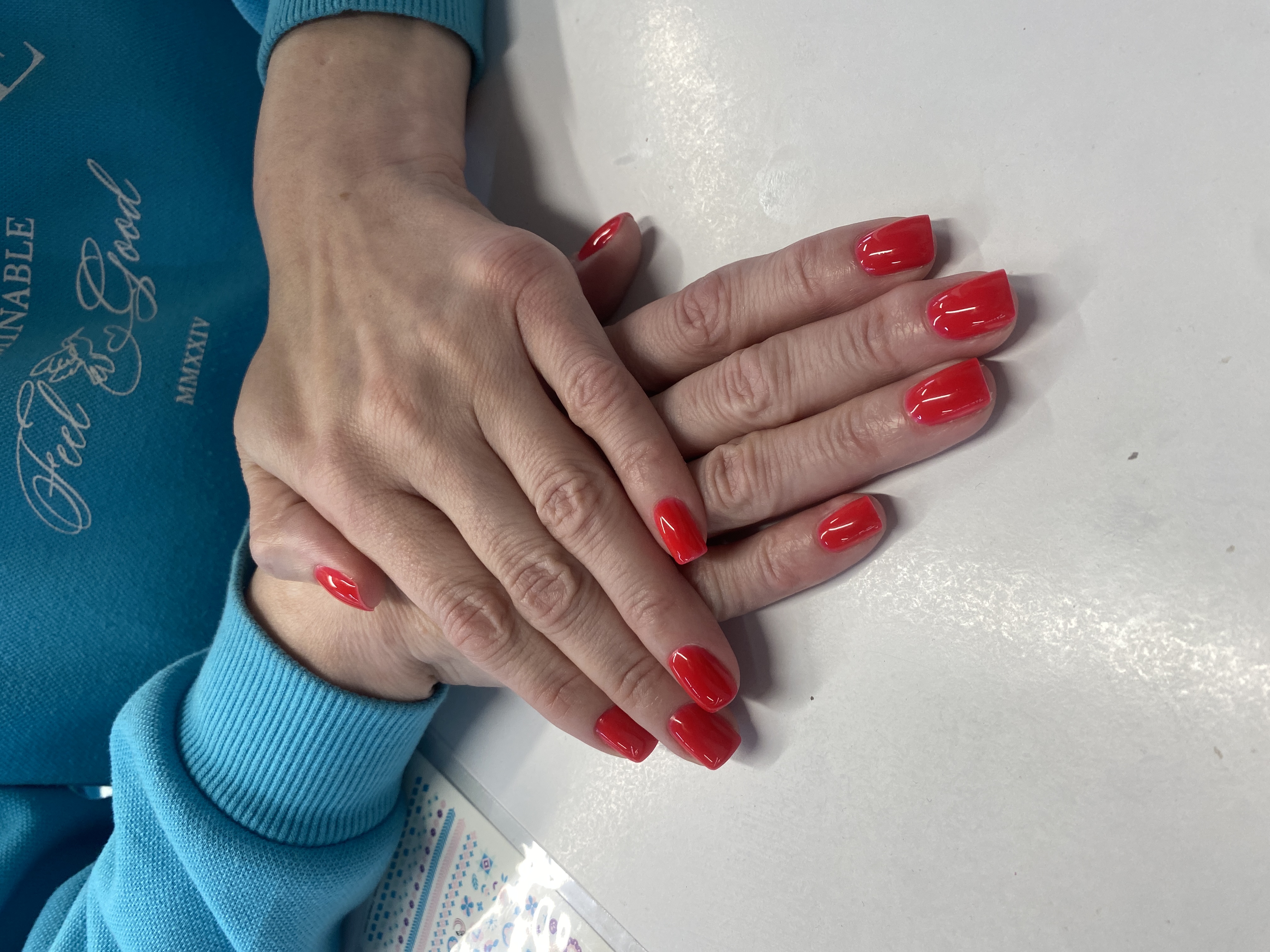 Маникюр, однотон, красный, на каждый день