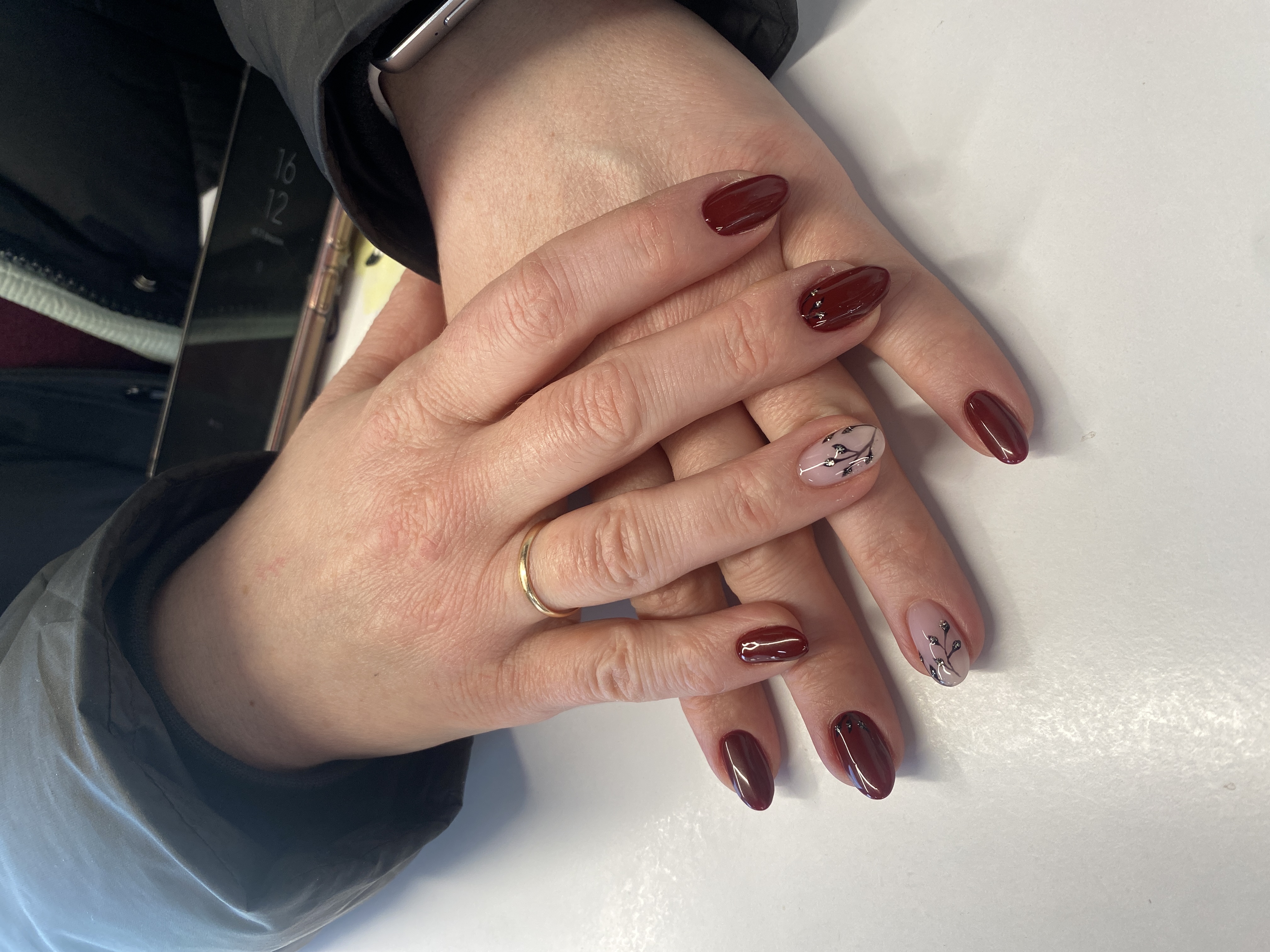 бордовый, дизайн, комбинированный, Маникюр, веточка, блестки, минимализм, на каждый день