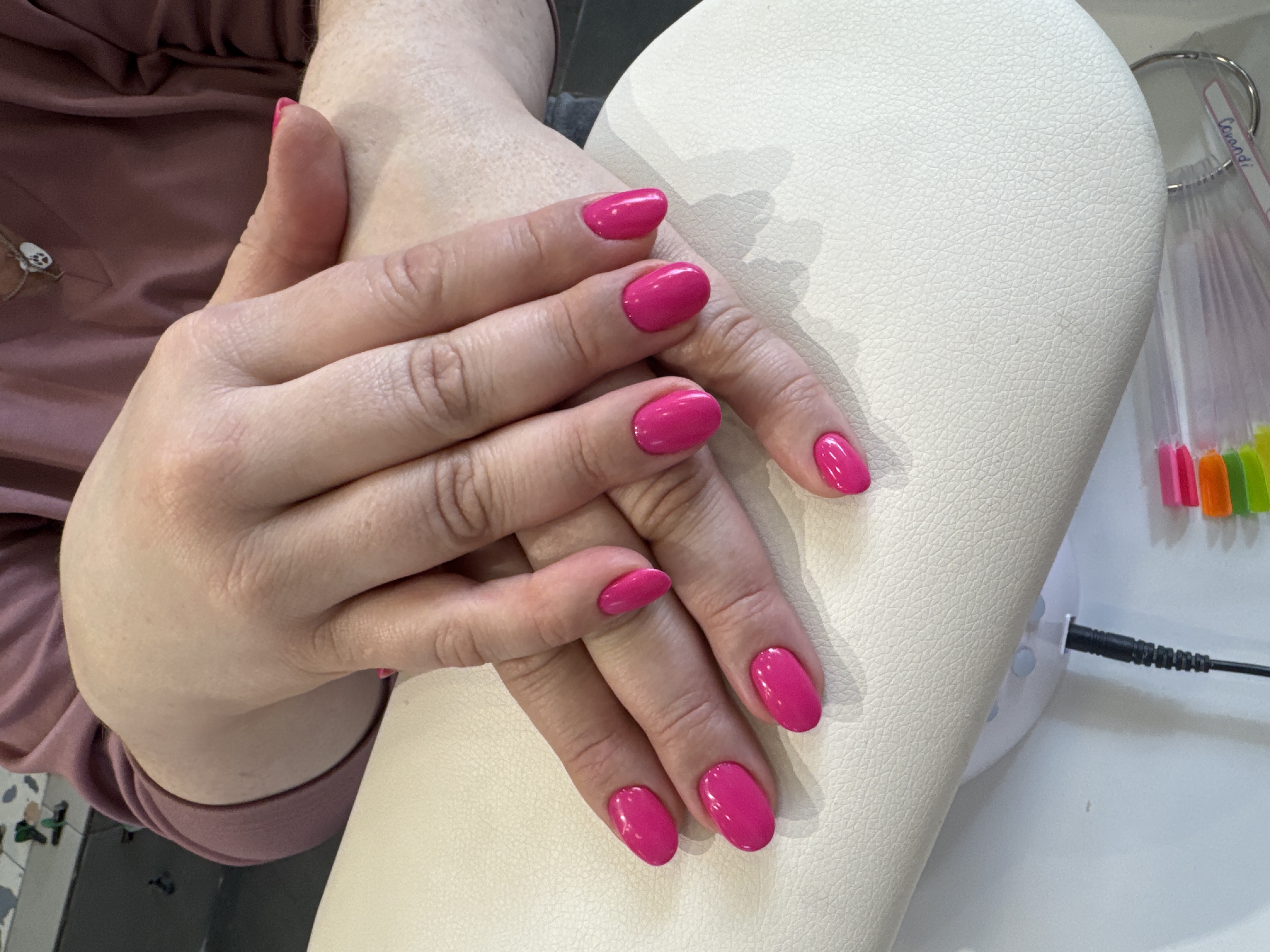 Маникюр, однотон, фуксия, на каждый день