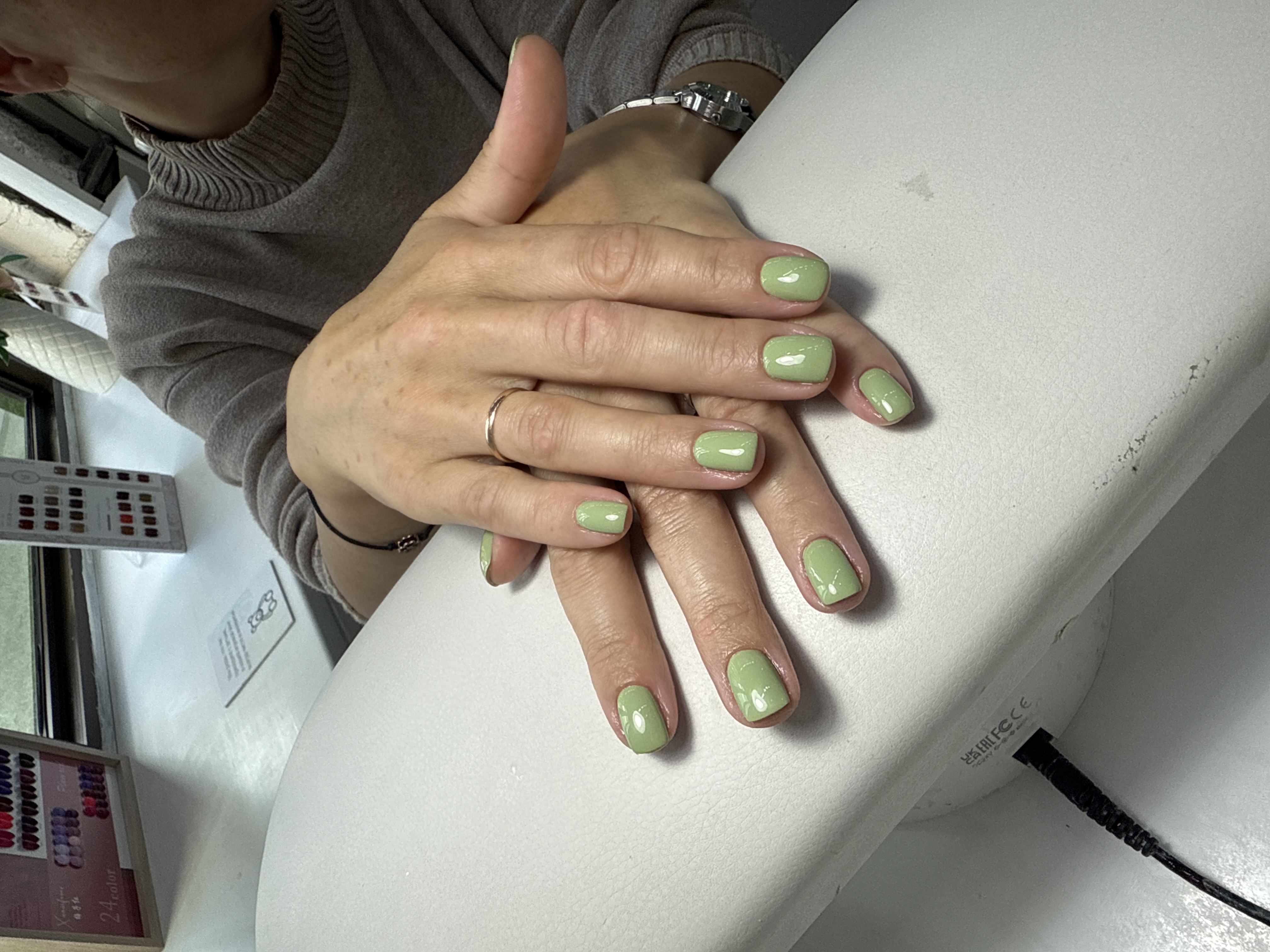 Маникюр, нежный, нюд, однотон, оливковый