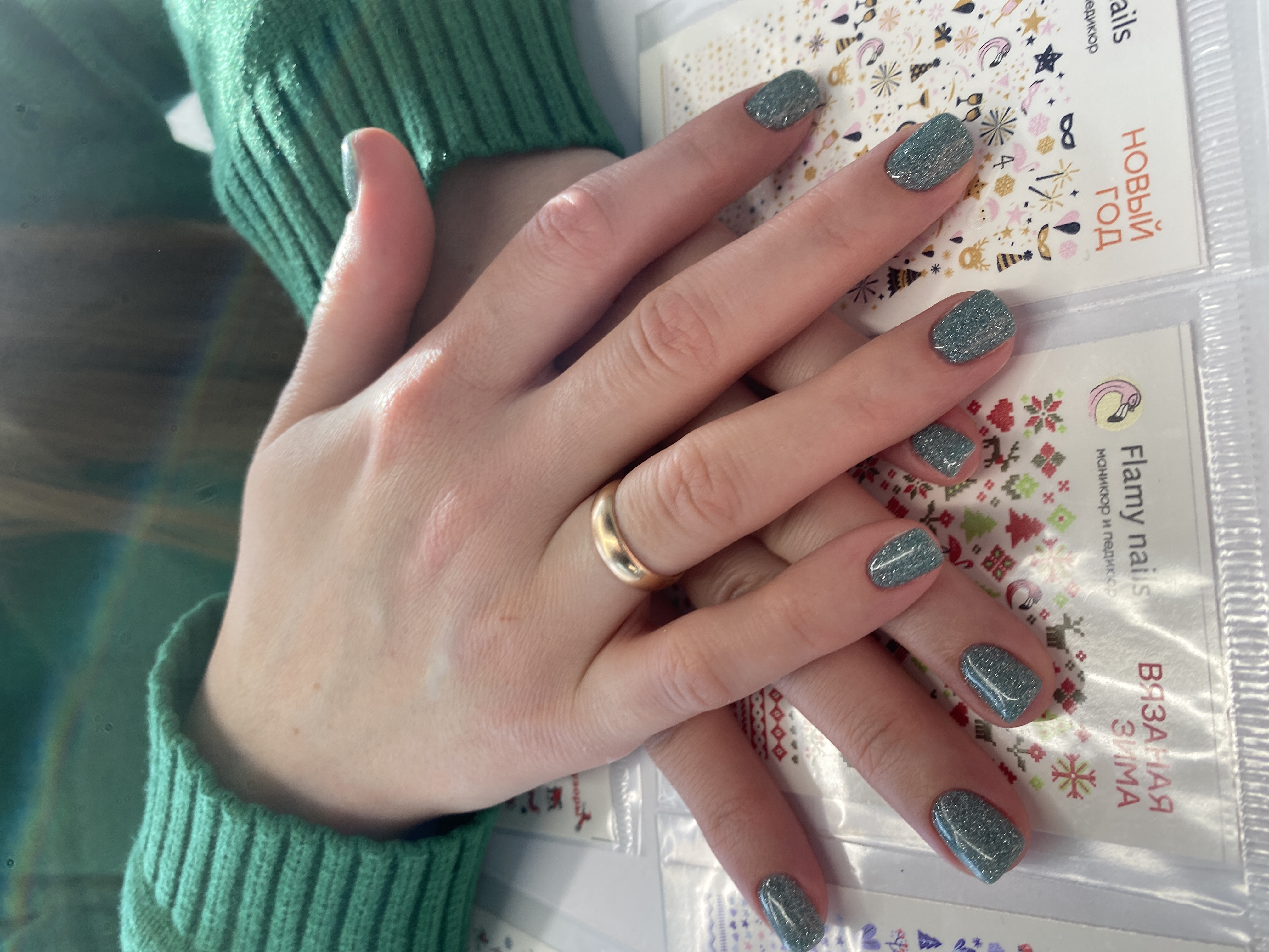 лак с блестками, однотон, Маникюр, серый, на каждый день