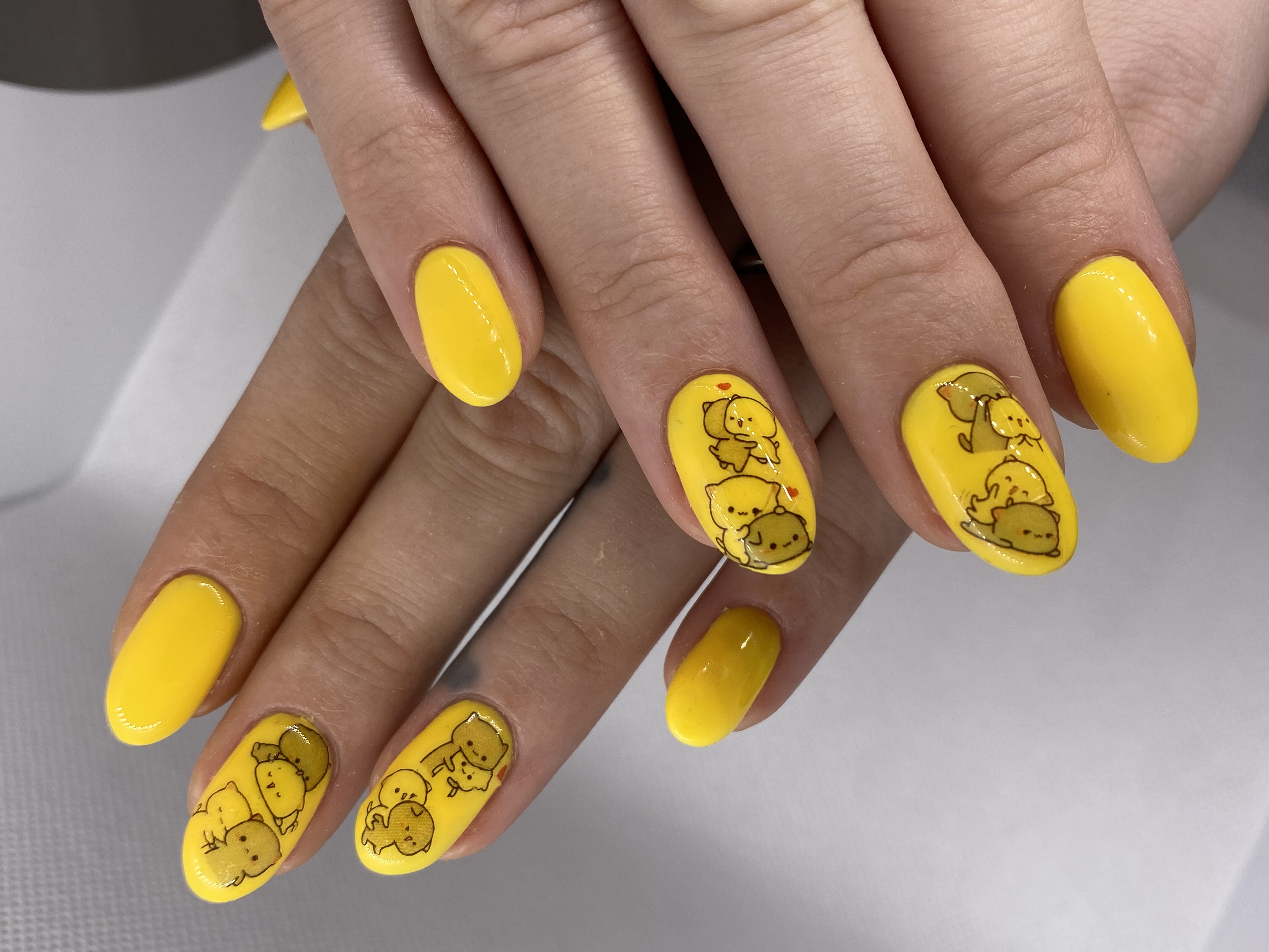 Маникюр, дизайн, наклейка, мишка, желтый