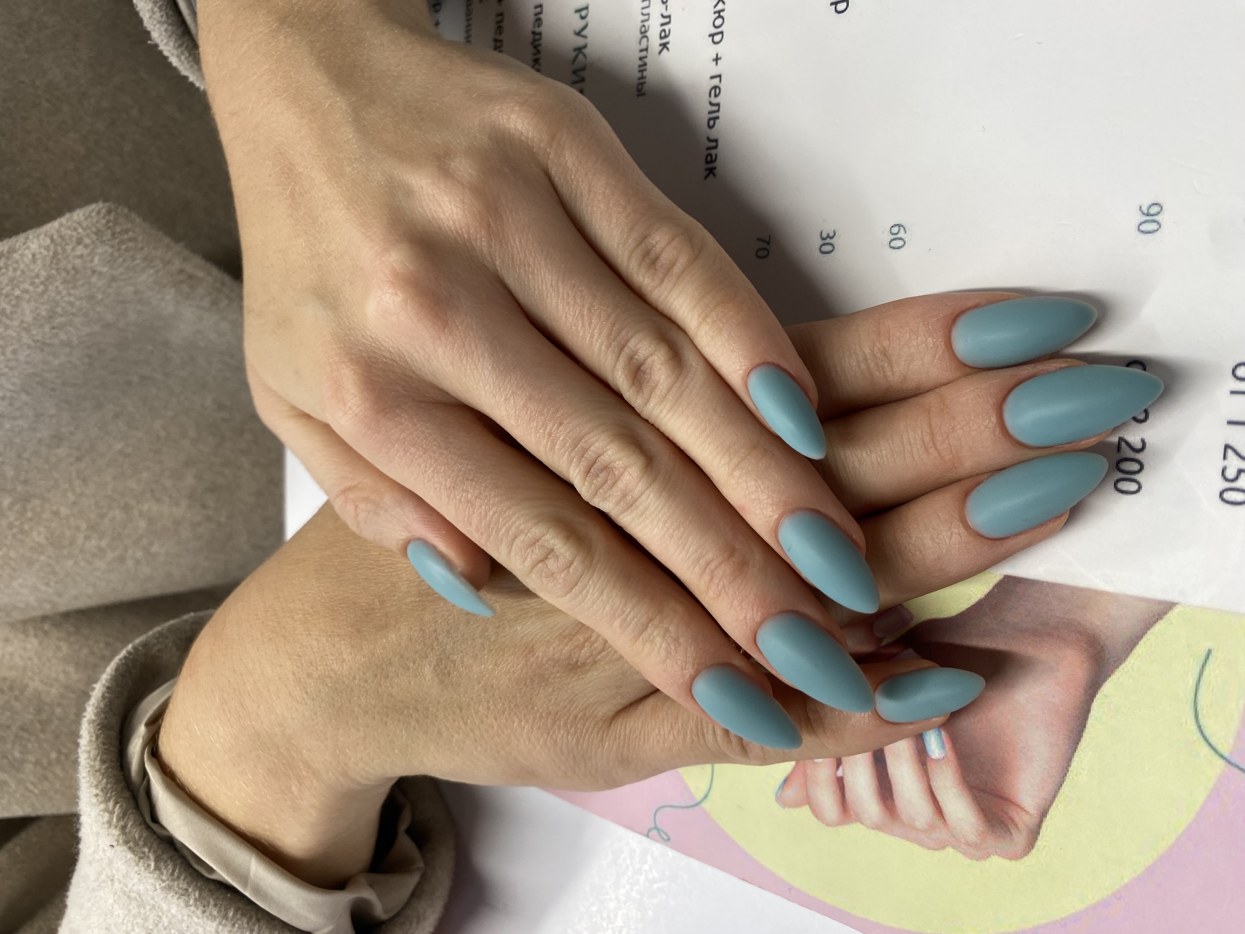 Маникюр, нюд, на каждый день, однотон, нежный, голубой