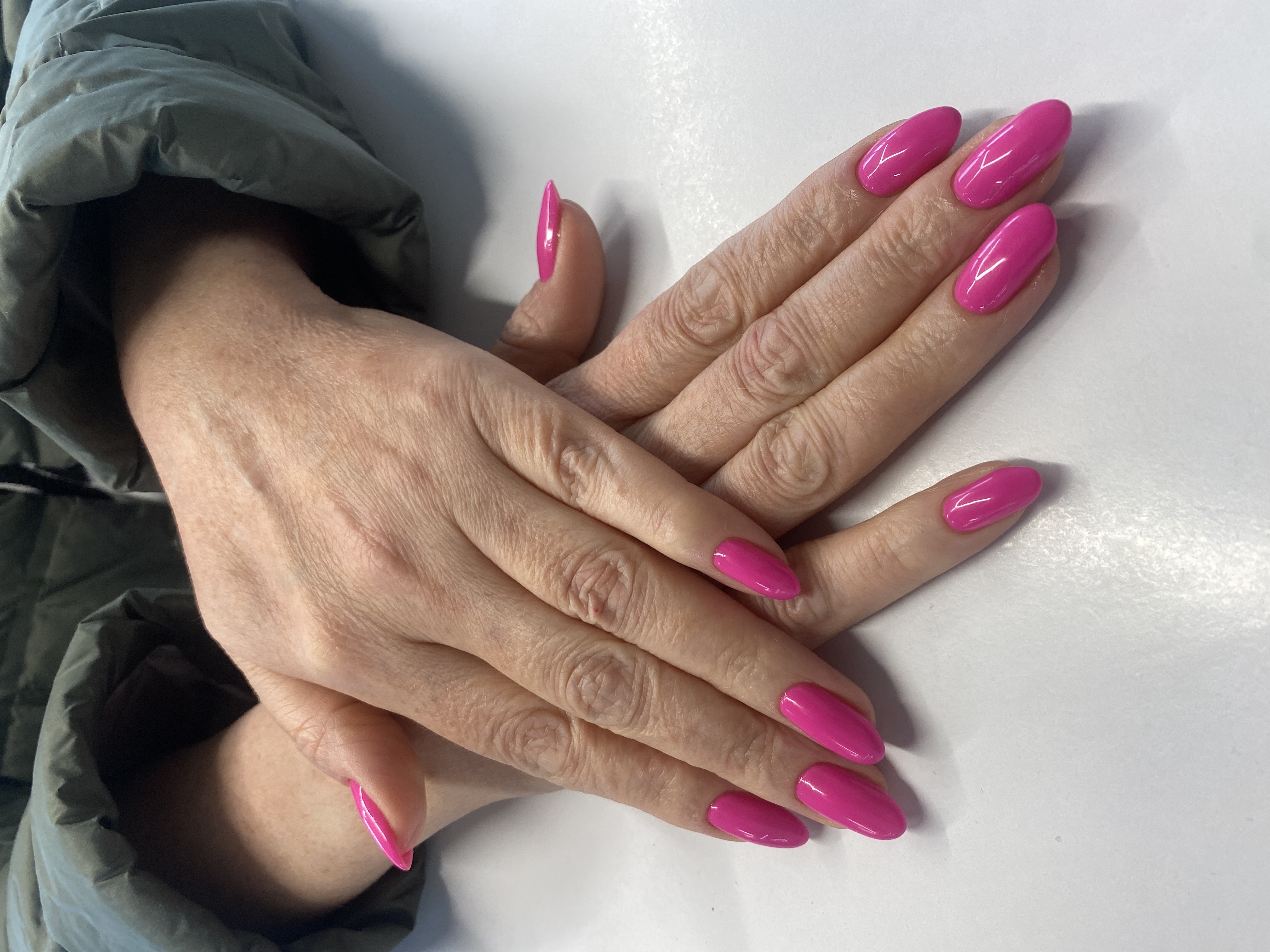 Маникюр, однотон, фуксия, на каждый день