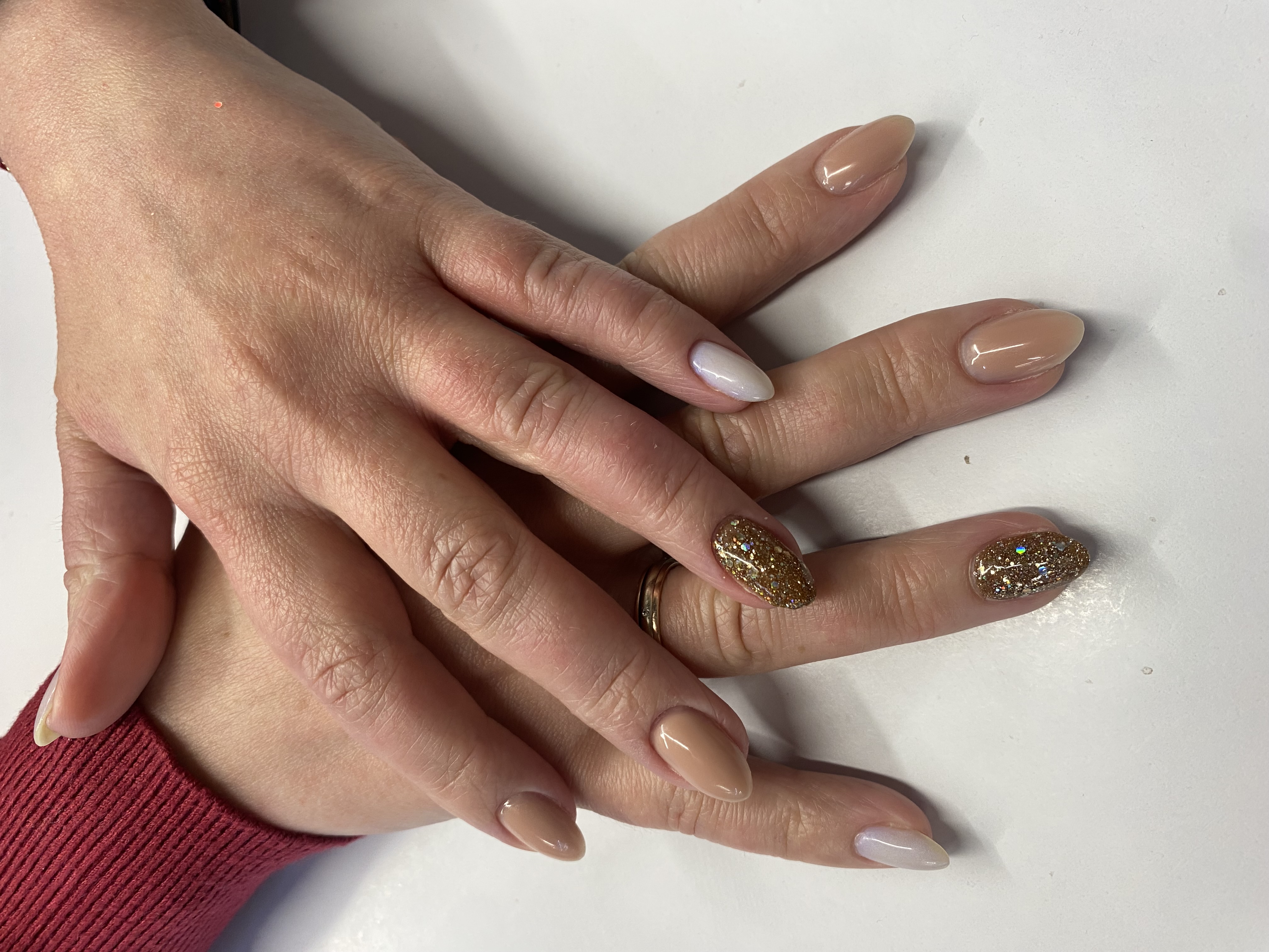 бежевый, на каждый день, комбинированный, Маникюр, лак с блестками, нежный