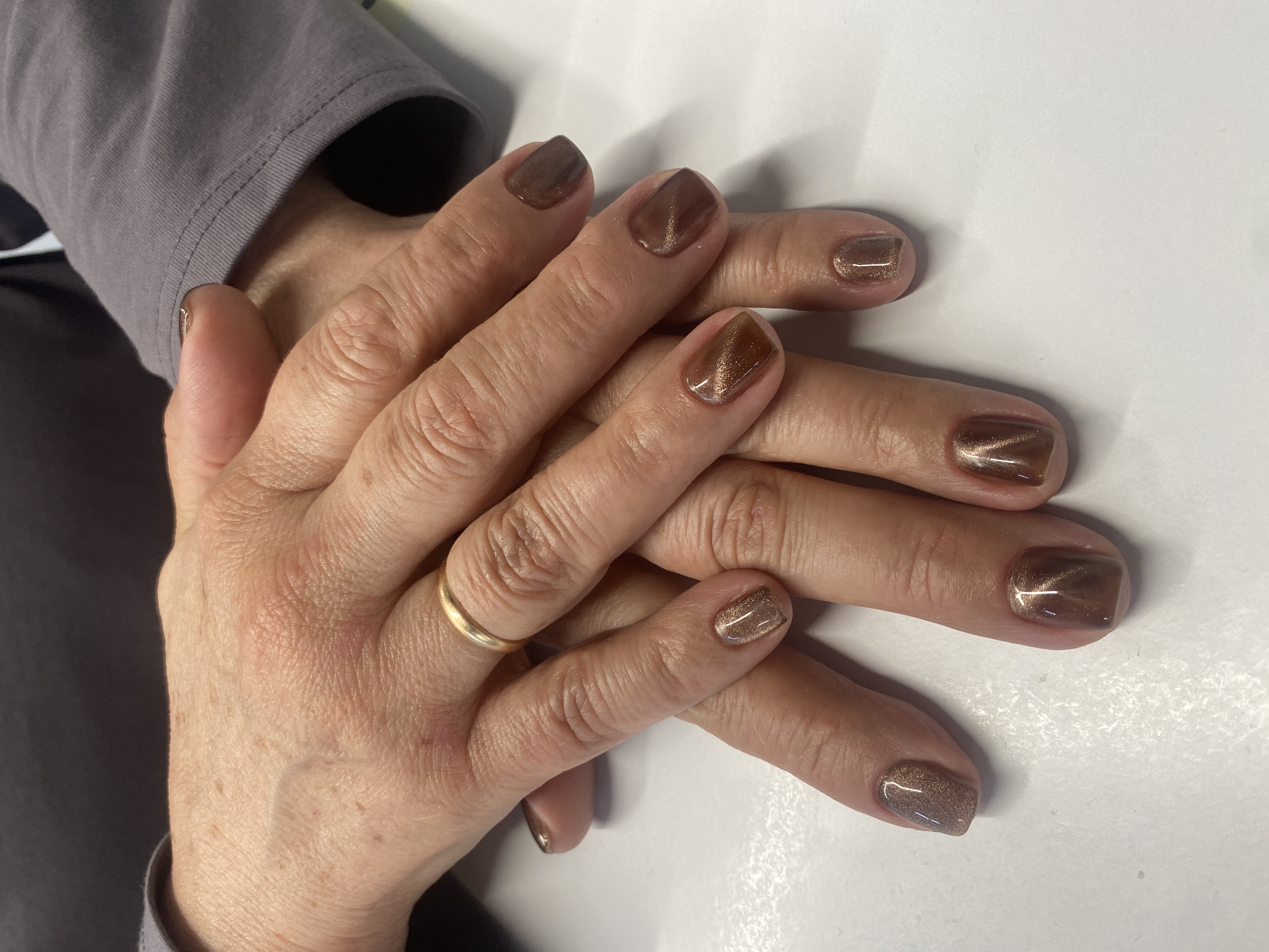 Маникюр, однотон, кошачий глаз, бежевый, на каждый день