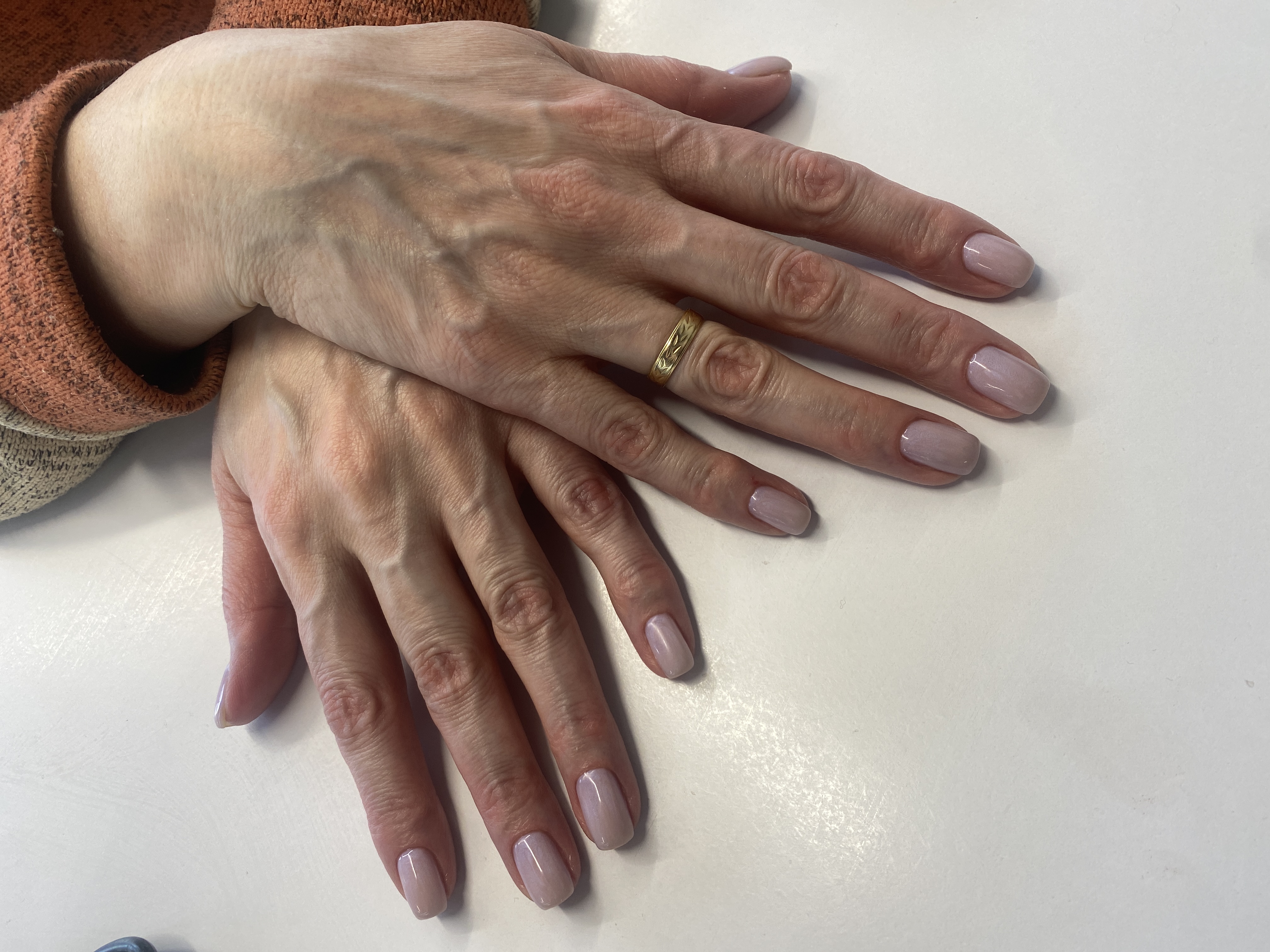 Маникюр, однотон, на каждый день, лак с блестками, нежный, перламутр