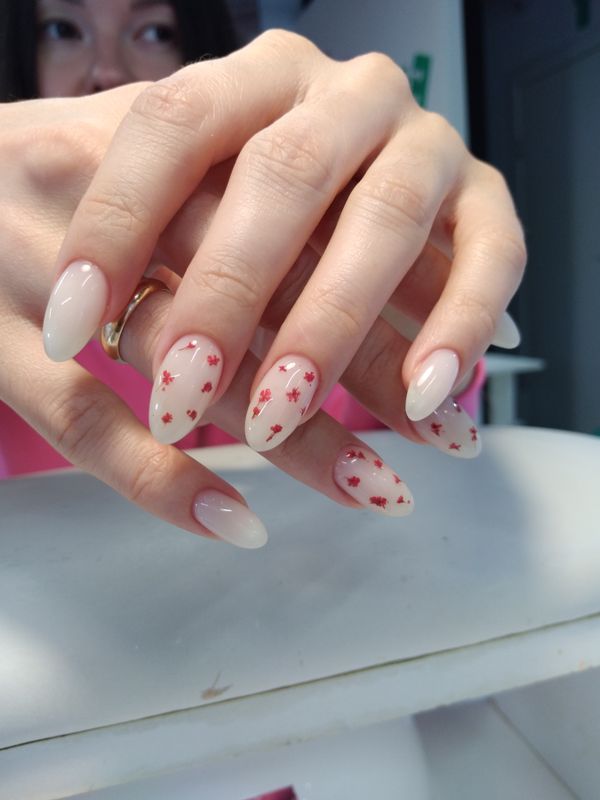 Маникюр, молочный, глянцевый, дизайн, рисунок, цветы, минимализм, на каждый день