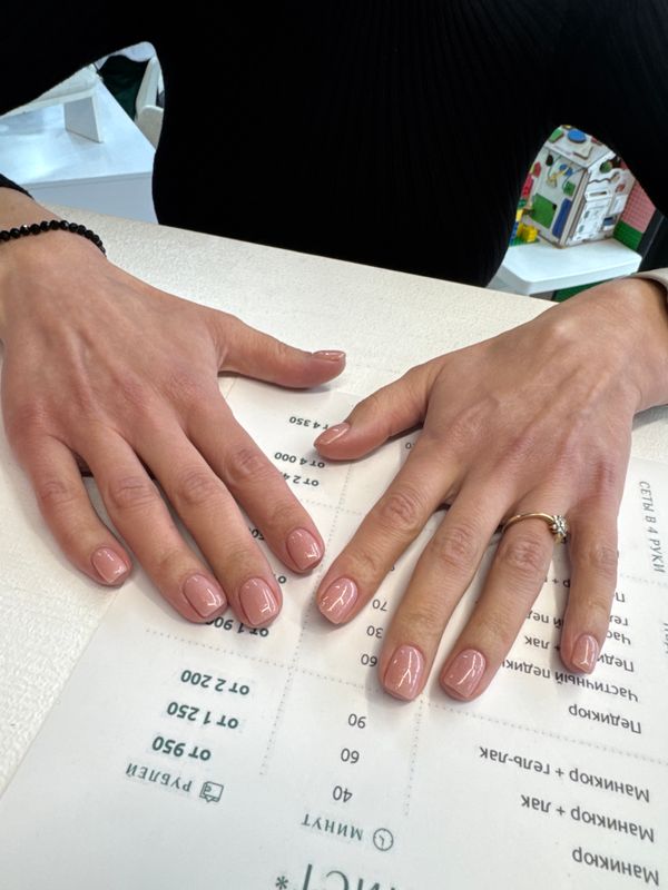 глянцевый, розовый бледный, нюд, однотон, лак с блестками, Маникюр, на каждый день, нежный