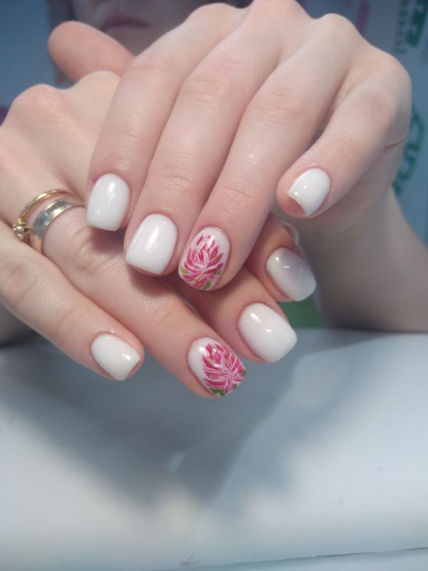 Маникюр, молочный, глянцевый, дизайн, цветы