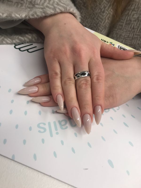 Маникюр, серый, глянцевый, глиттер, нюд, однотон, на каждый день