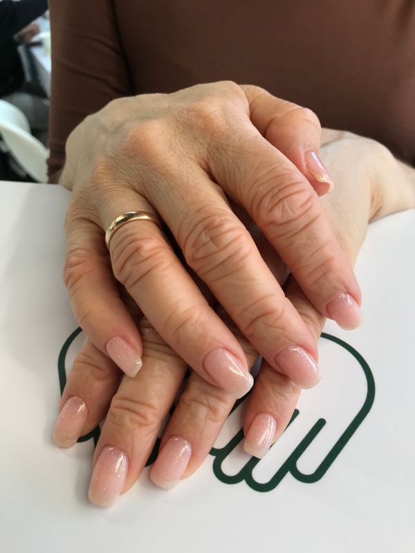 глянцевый, розовый бледный, нюд, однотон, лак с блестками, Маникюр, на каждый день, нежный