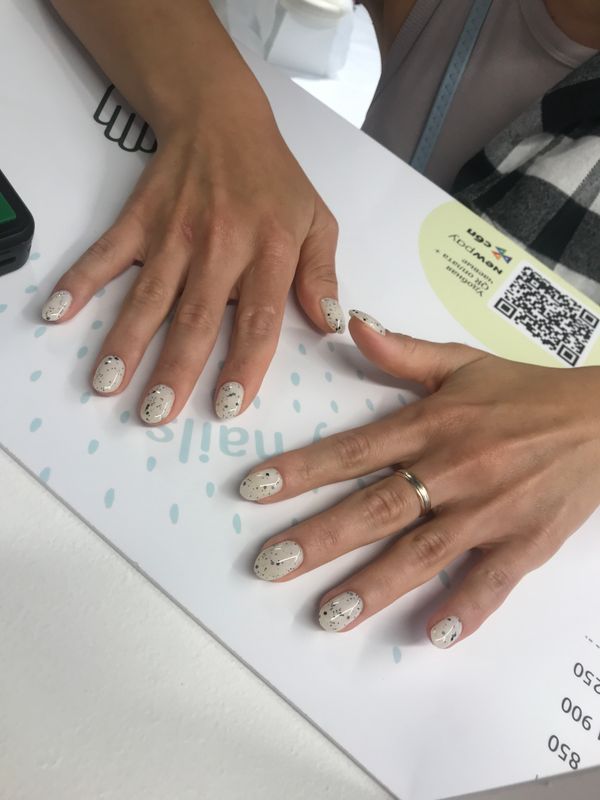 Маникюр, молочный, на каждый день, топ, перепелиное яйцо, глянцевый, нюд