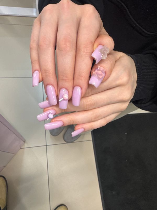 Маникюр, сиреневый, оригинальный, глянцевый, объемный дизайн, чупа-чупс, мишка